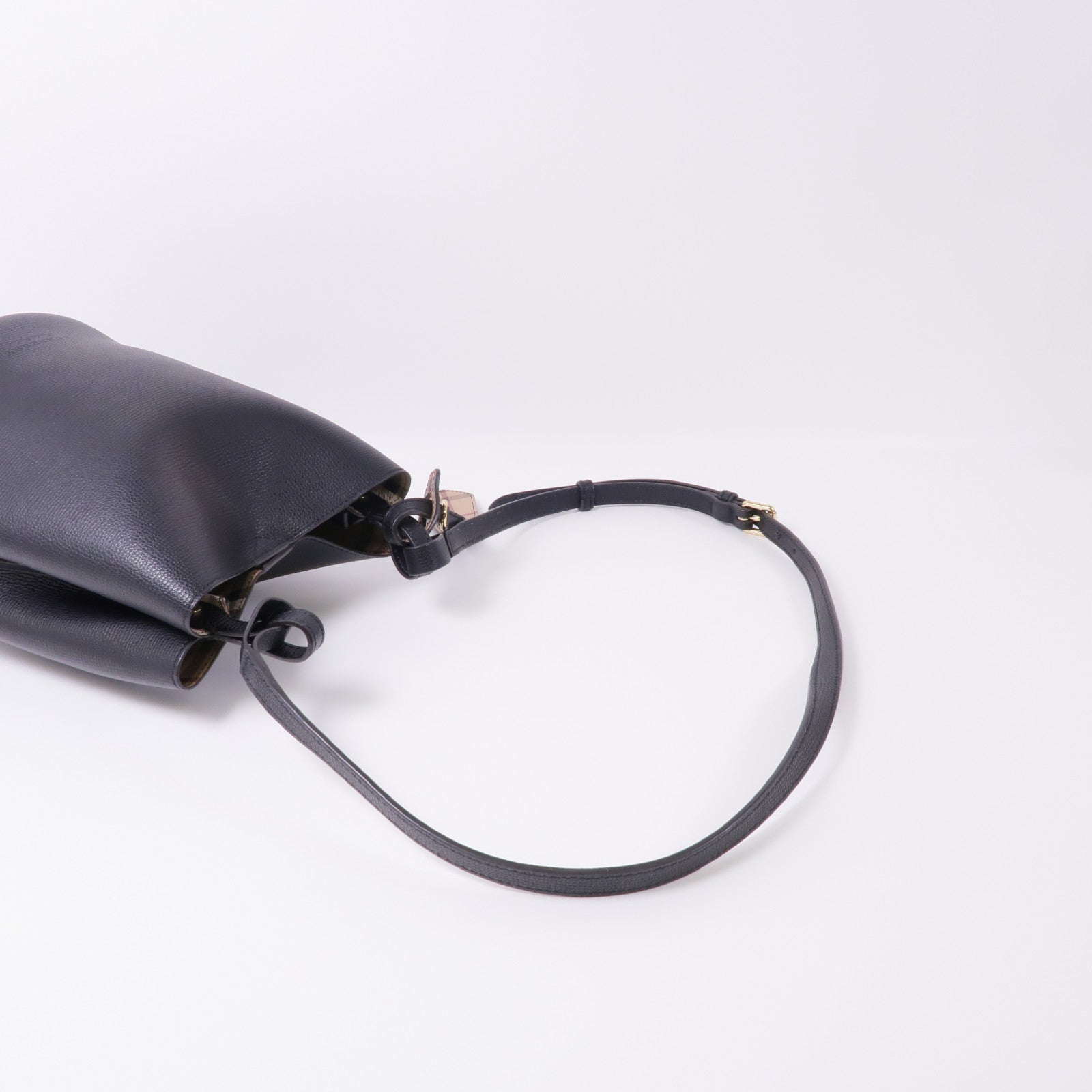 BURBERRY 牛皮皮革Shoulder Bag金扣肩背袋