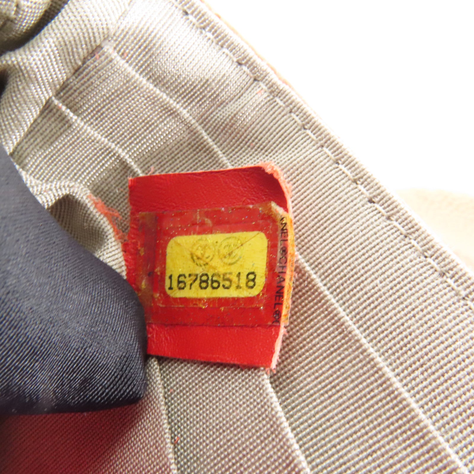 CHANEL 牛皮皮革Chain Wallet銀扣肩背袋