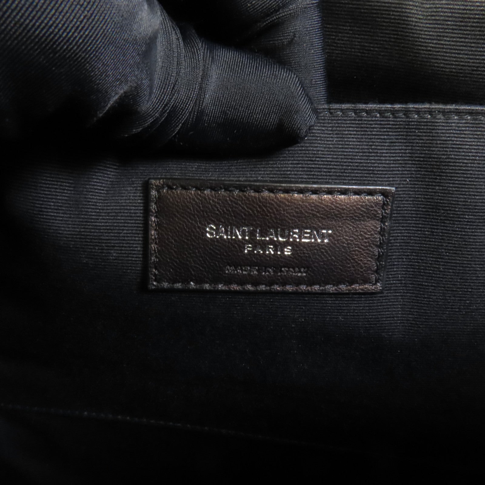 YVES SAINT LAURENT 牛皮皮革Matelasse銀扣手拿包