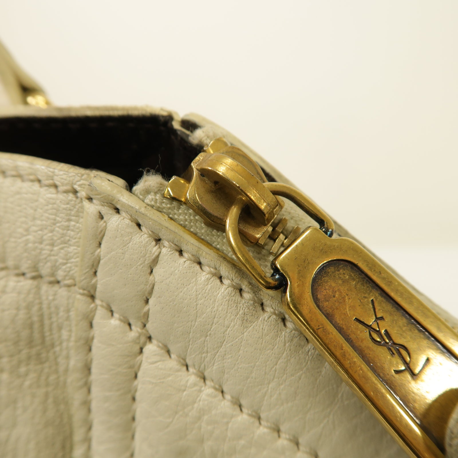 SAINT LAURENT 【激減優惠】牛皮皮革Shoulder Bag金扣肩背袋白色
