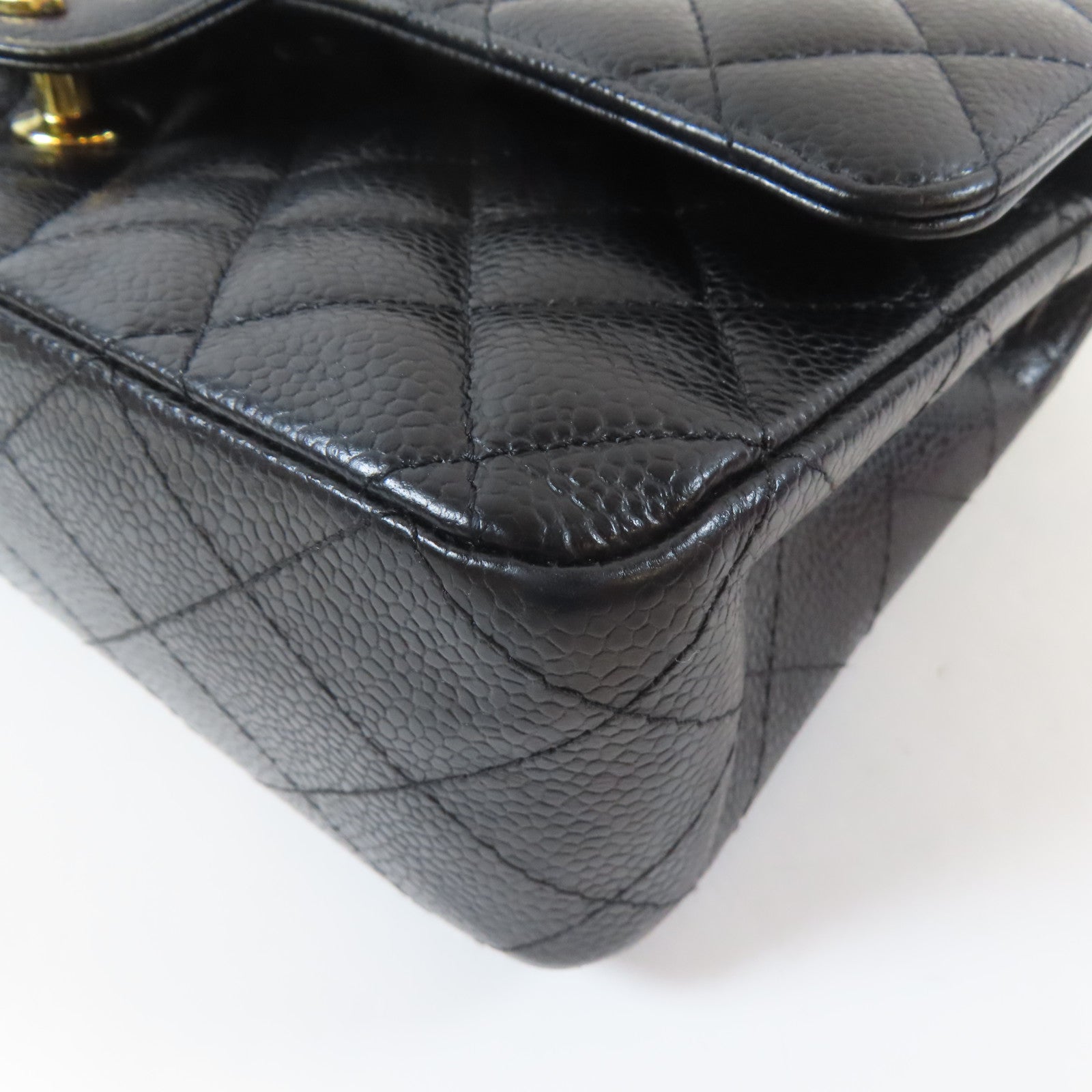 CHANEL 【激減優惠】菱格Caviar皮革Classic 25cm金扣鏈帶肩背袋黑色