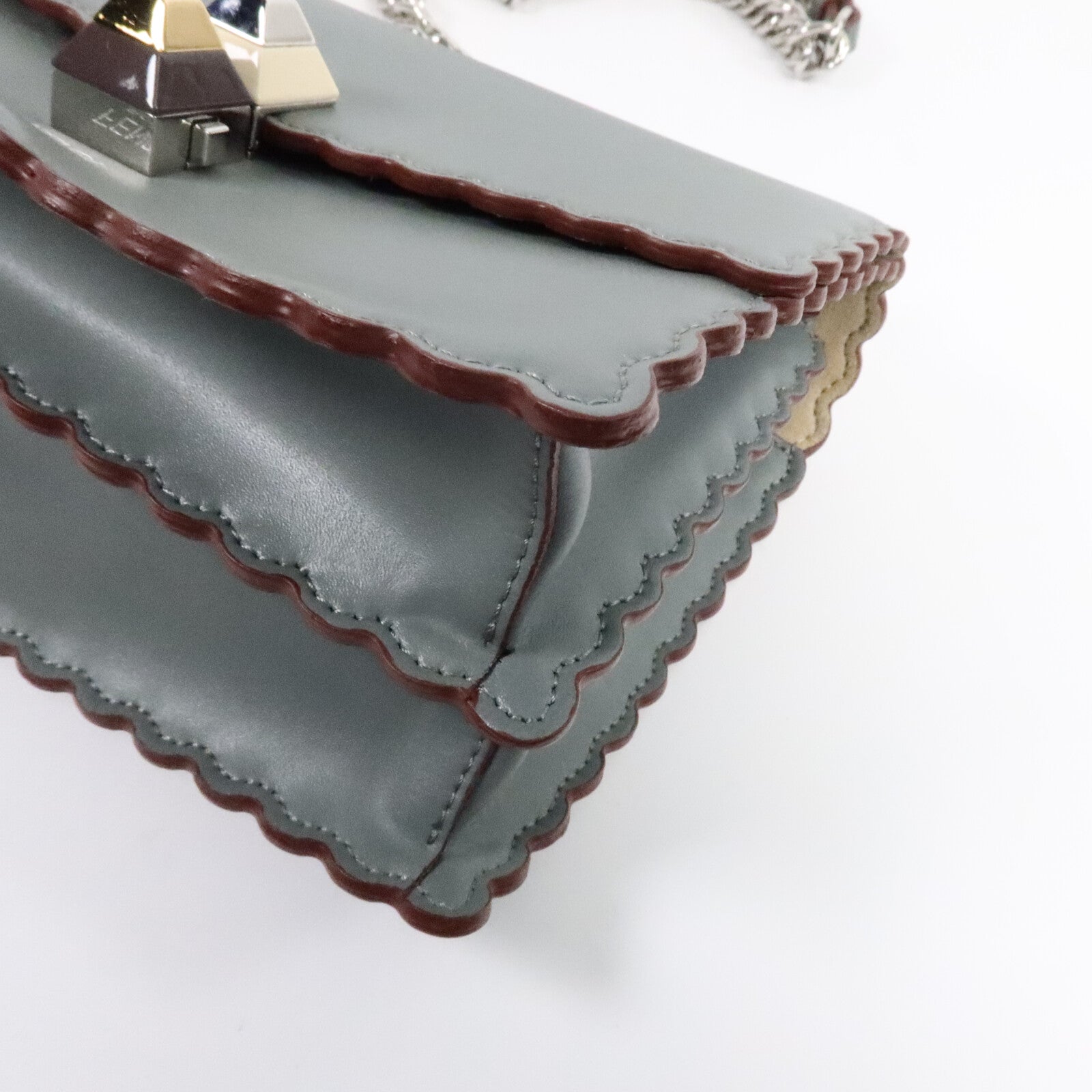 FENDI 牛皮皮革Kan I Small鏈帶肩背袋