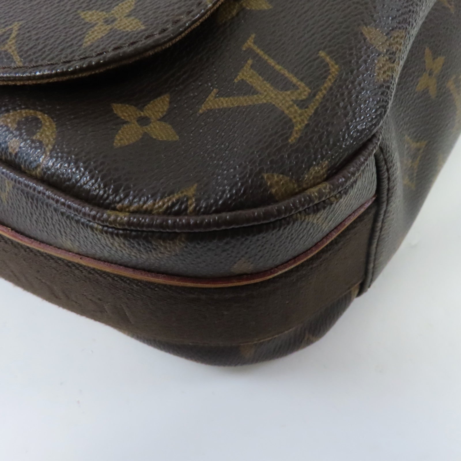 LOUIS VUITTON Monogram Beaubourg MM金扣肩背袋啡色