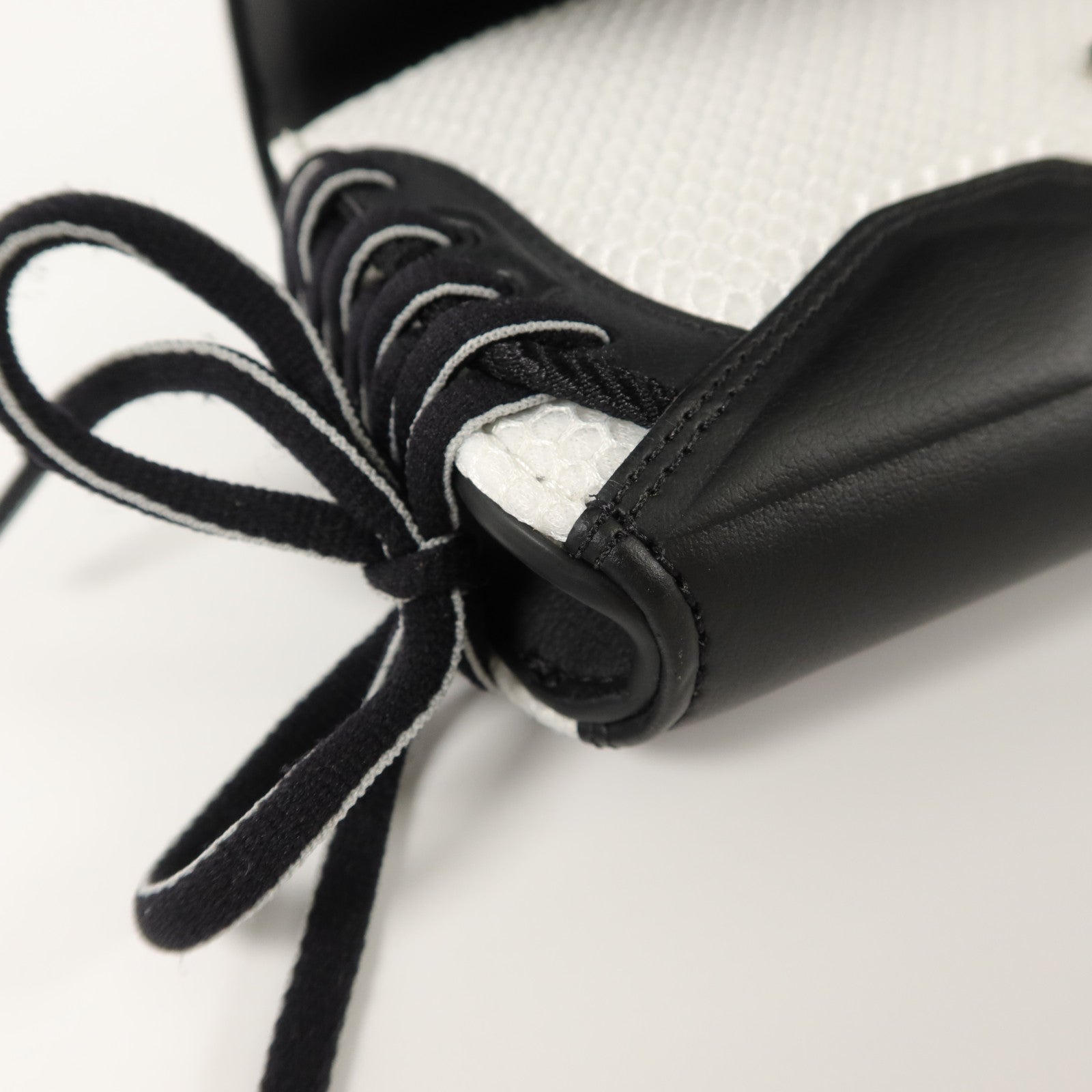 BALENCIAGA 尼龍/牛皮皮革Sneakerhead Phone Crossbody Bag肩背袋