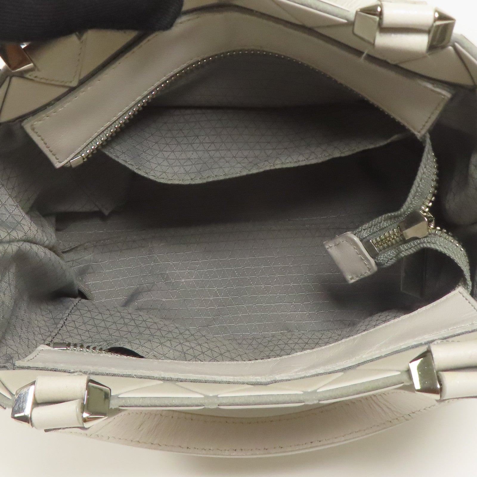BAO BAO ISSEYMIYAKE 皮革Bao Bao 2 Way Shoulder銀扣手挽肩背兩用袋
