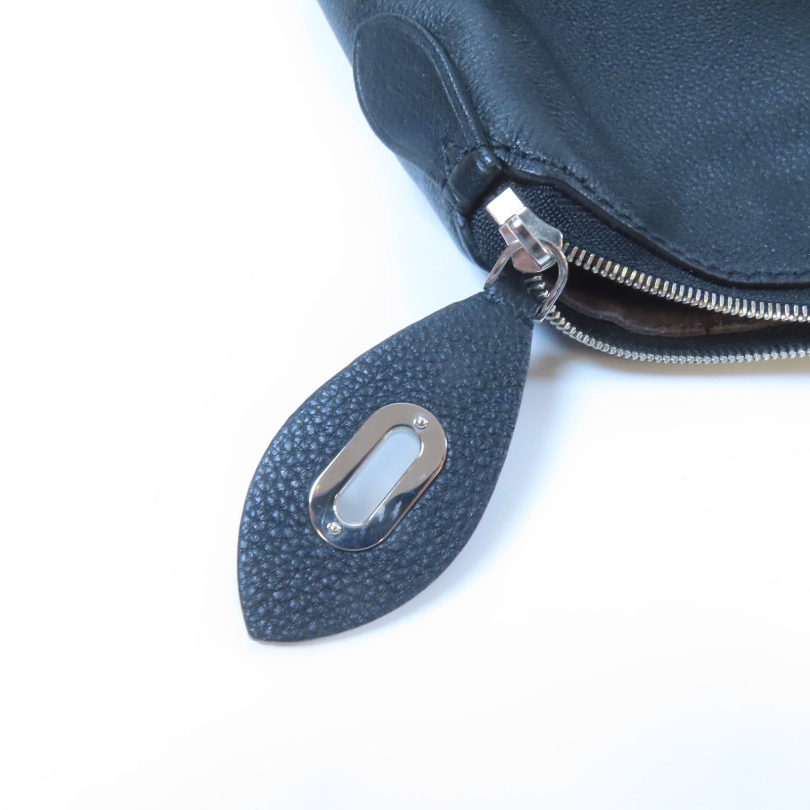 LOUIS VUITTON 【激減優惠】牛皮皮革Lockit MM銀扣手挽袋黑色