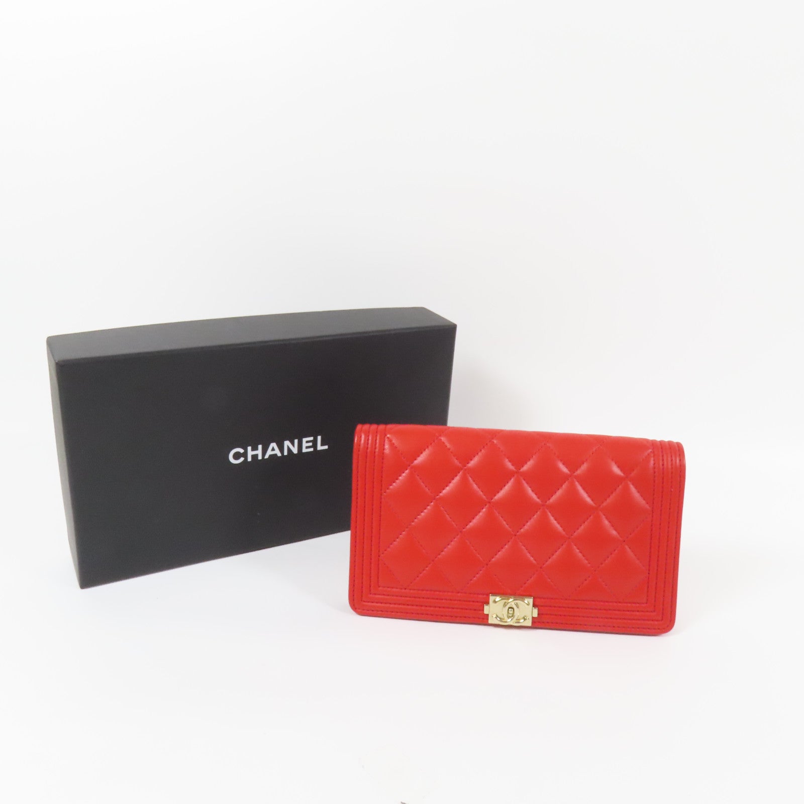 CHANEL 羊皮皮革Boy Wallet金扣長錢包