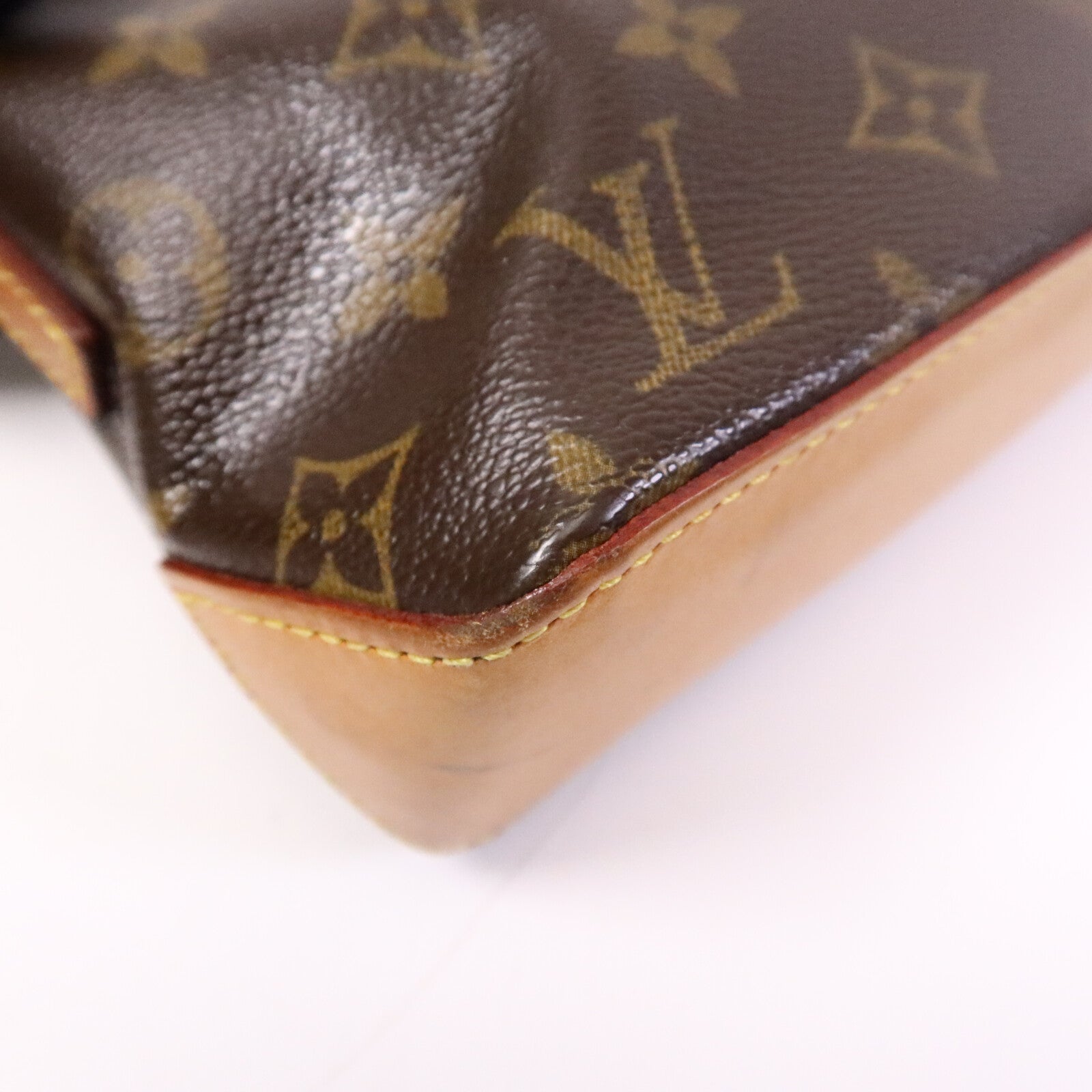 LOUIS VUITTON Monogram Trotteur金扣肩背袋