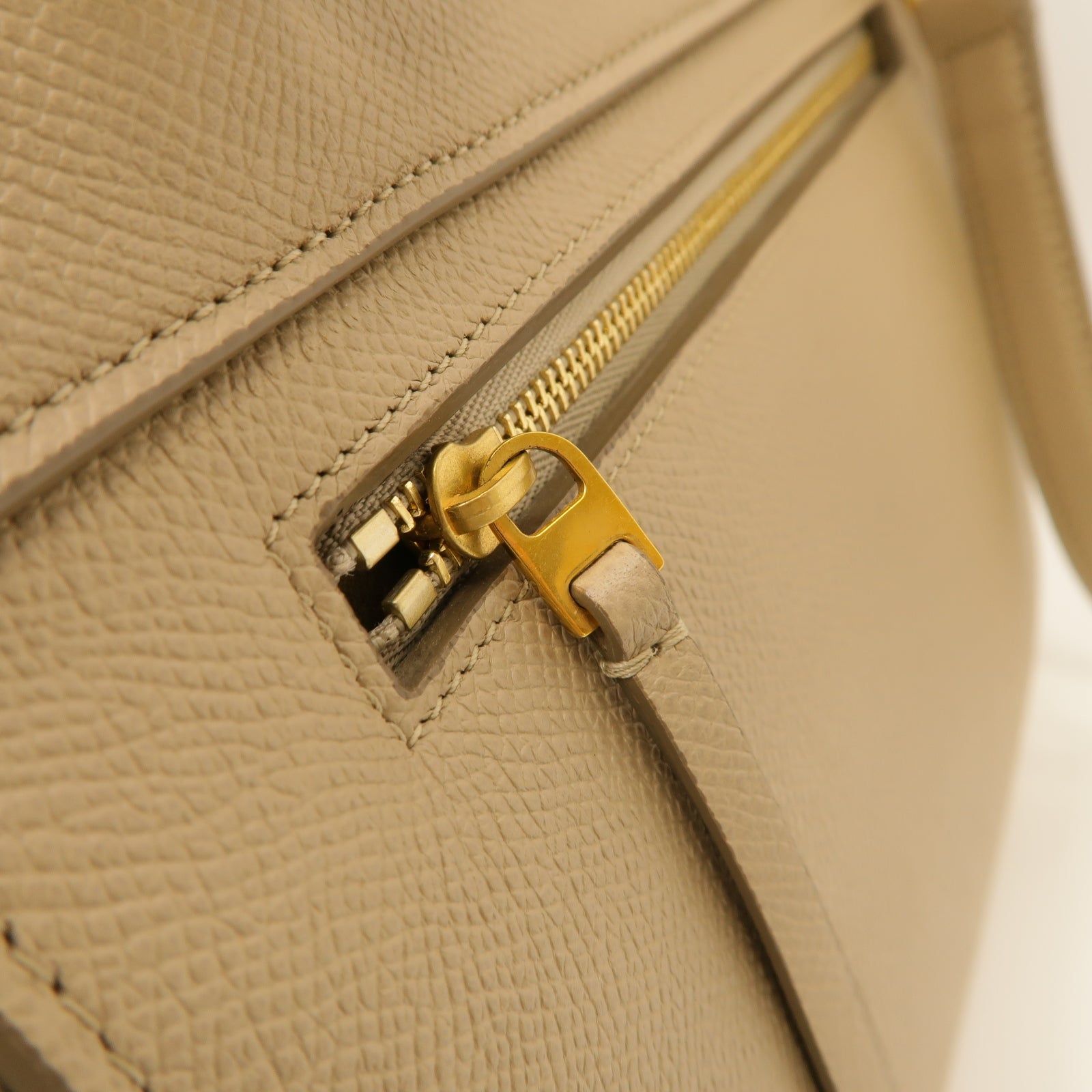 CELINE 牛皮皮革Micro Belt Bag金扣手挽肩背兩用袋米色