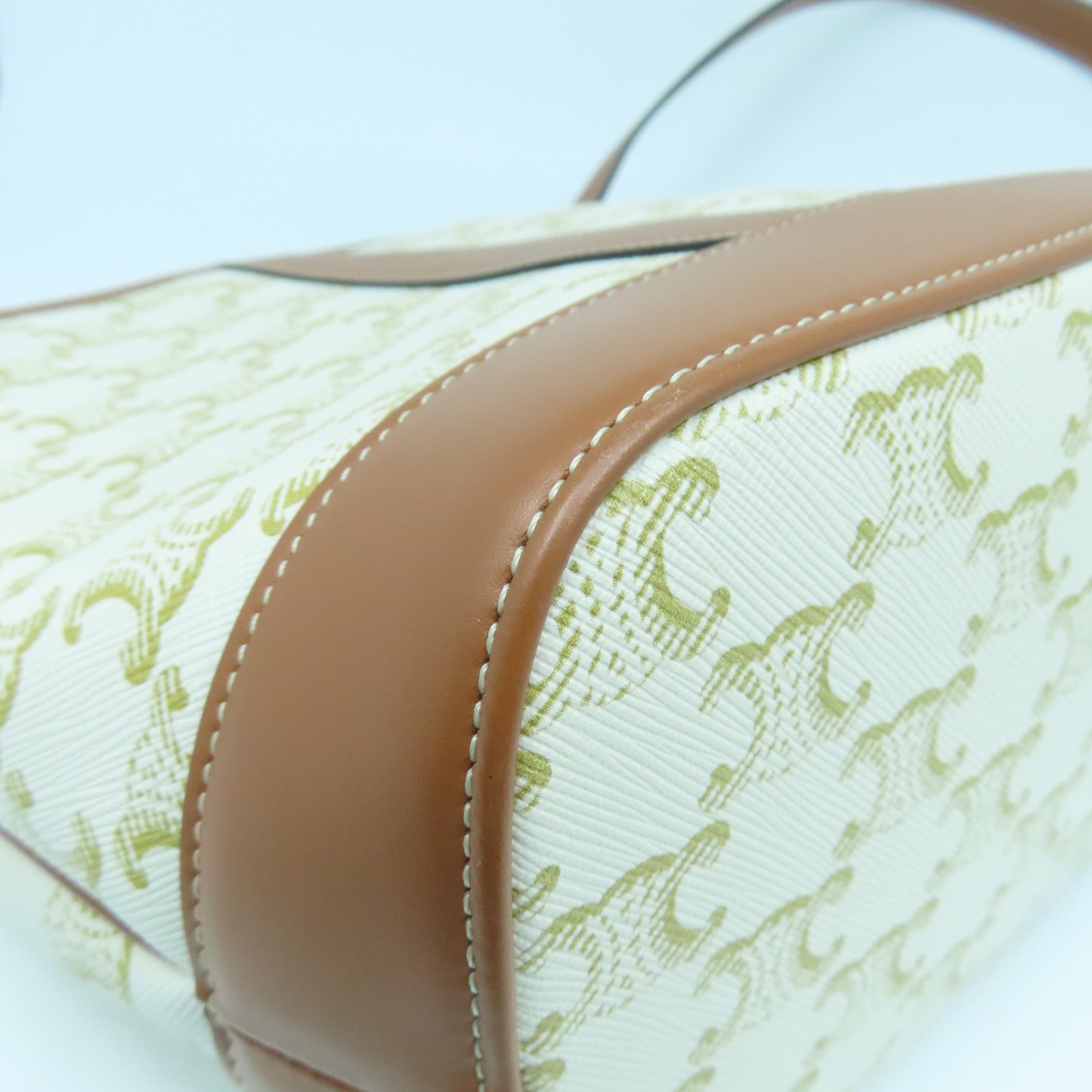 CELINE 塗層帆布Bucket Cuir Triomphe金扣肩背袋米色/啡色