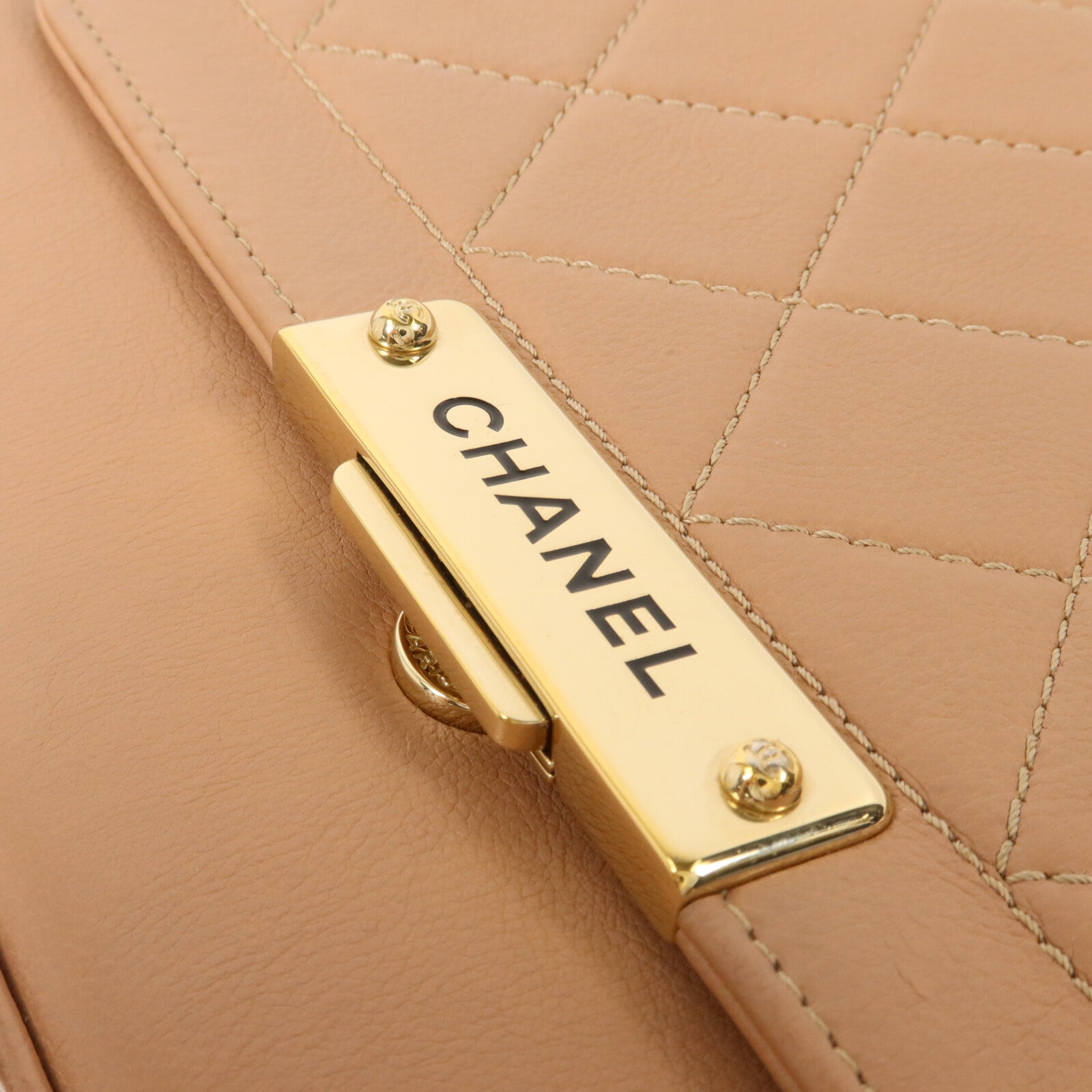 CHANEL 牛皮皮革Click Label Medium鏈帶手挽肩背兩用袋