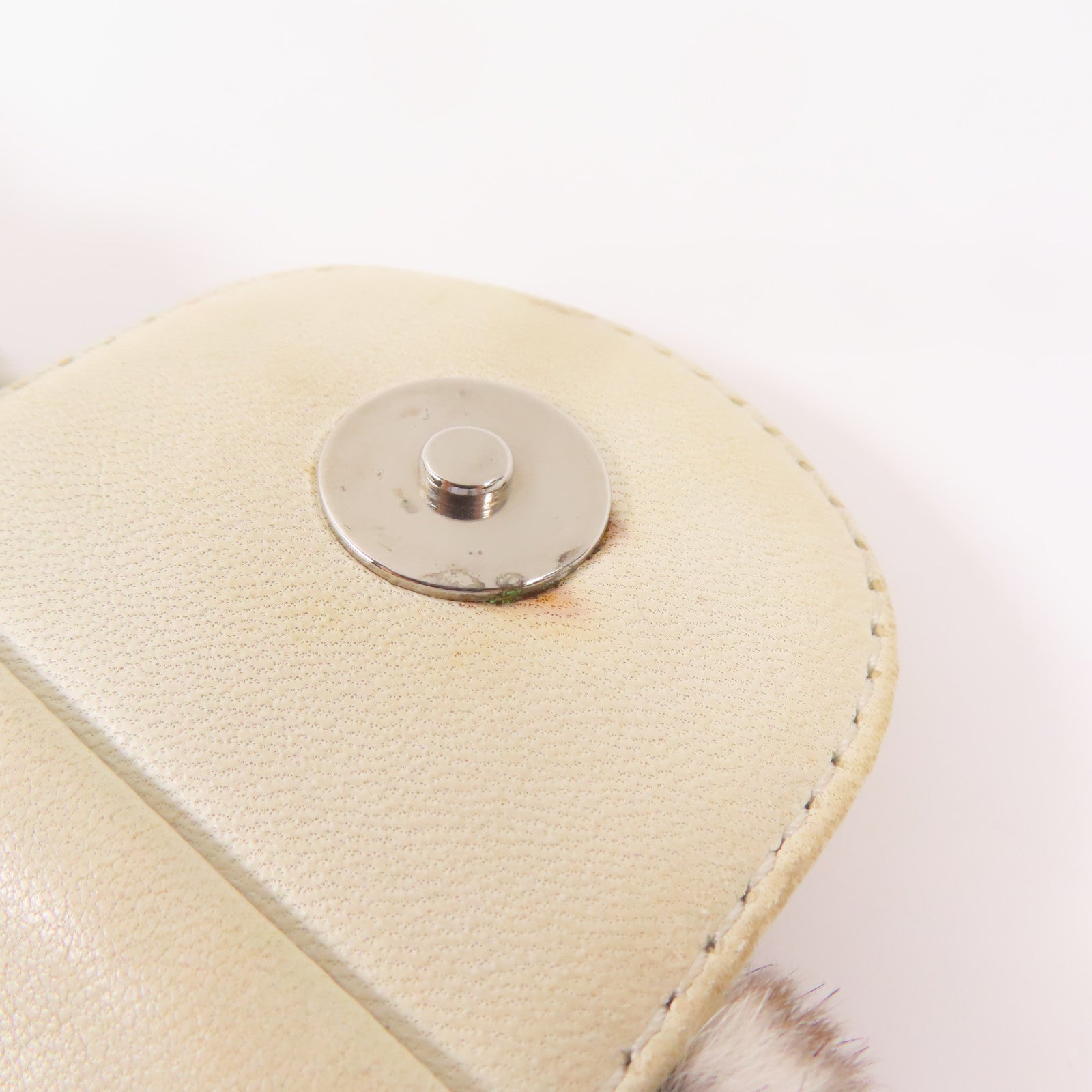 CHANEL 兔毛Chain Shoulder Bag銀扣鏈帶肩背袋白色/灰色