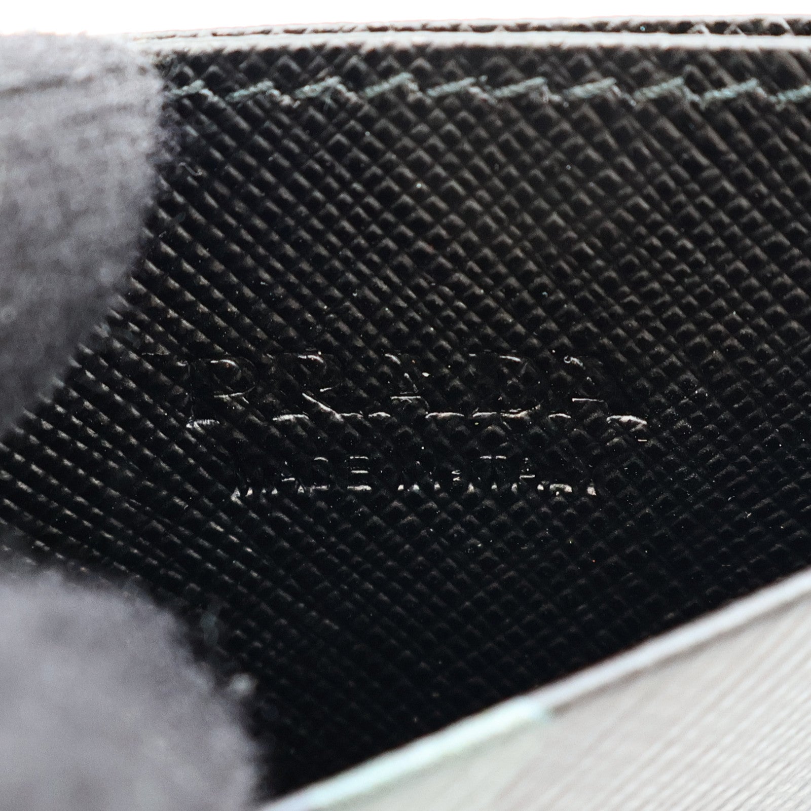 PRADA 皮革Card Case銀扣卡片套