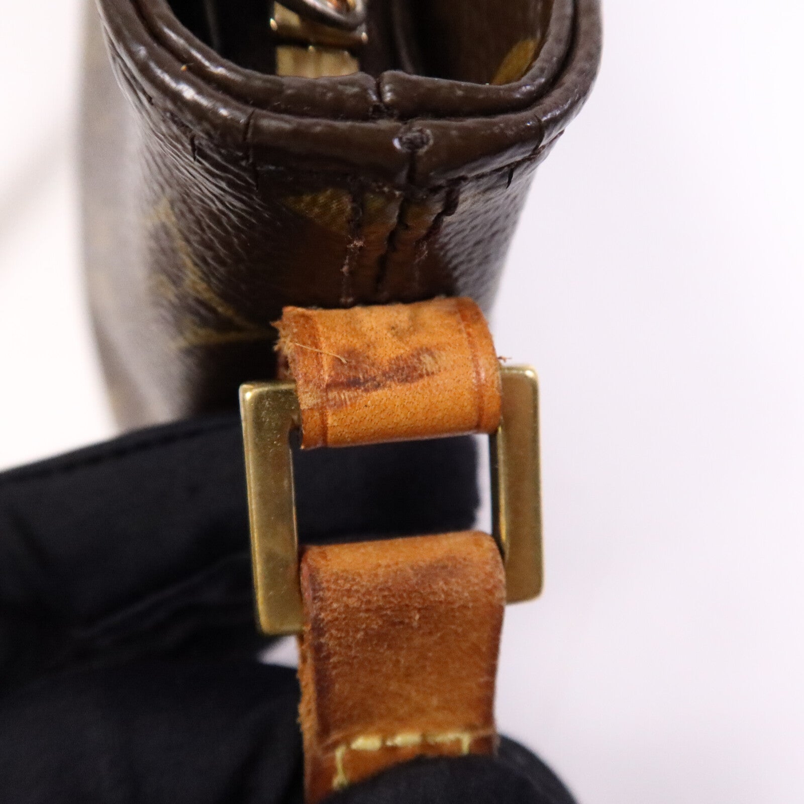 LOUIS VUITTON Monogram Trotteur金扣肩背袋