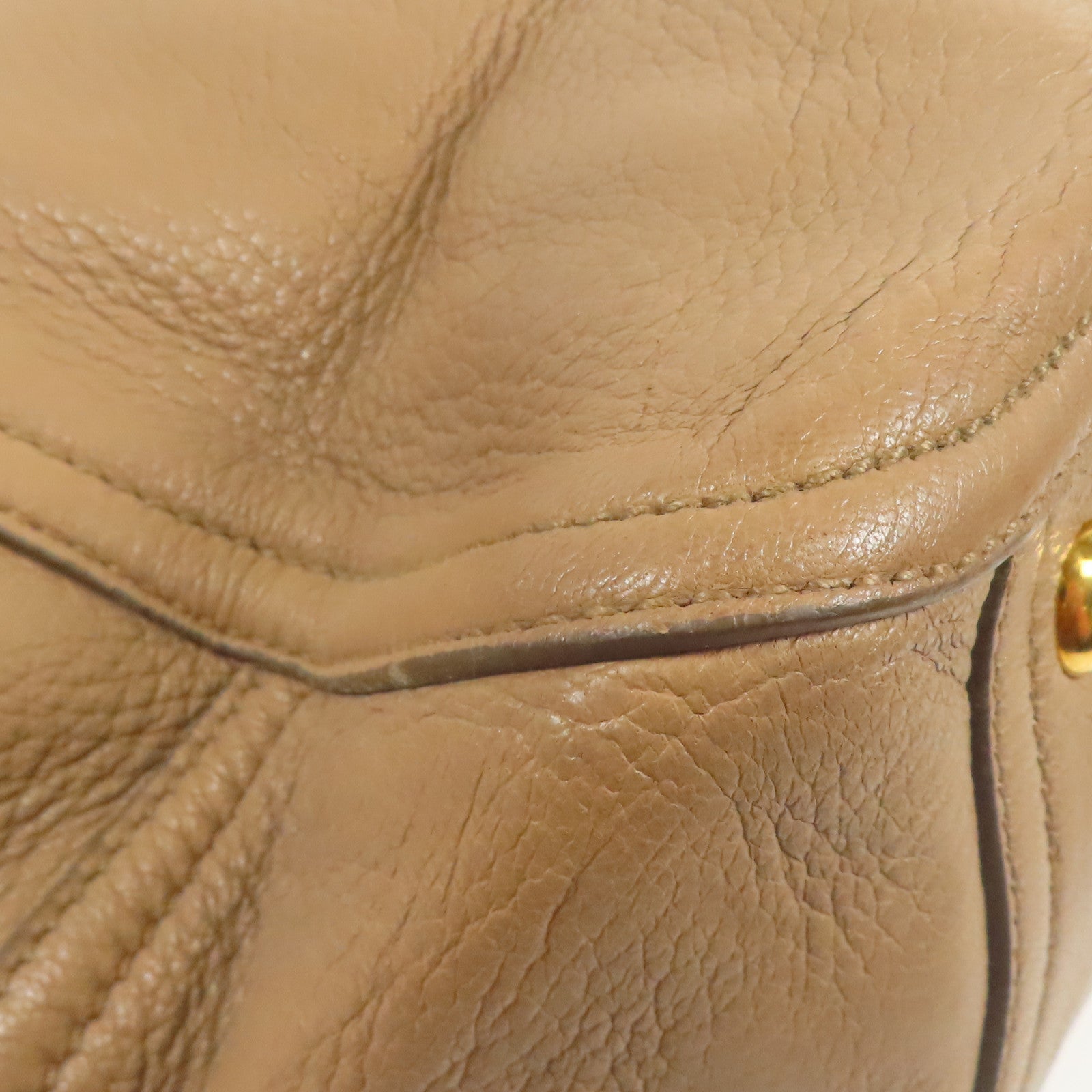 Miu Miu 牛皮皮革Shoulder Bag金扣肩背袋