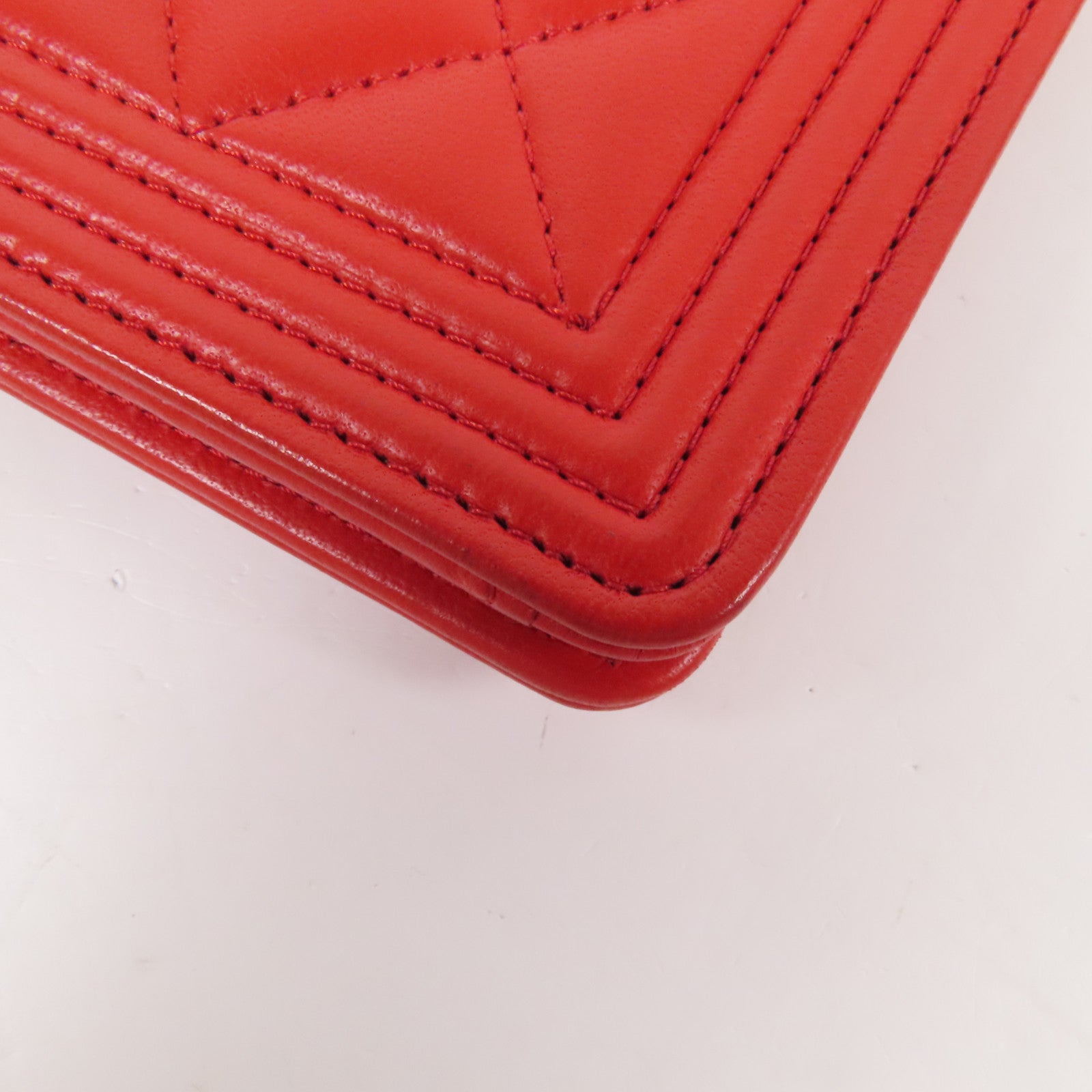 CHANEL 羊皮皮革Boy Wallet金扣長錢包