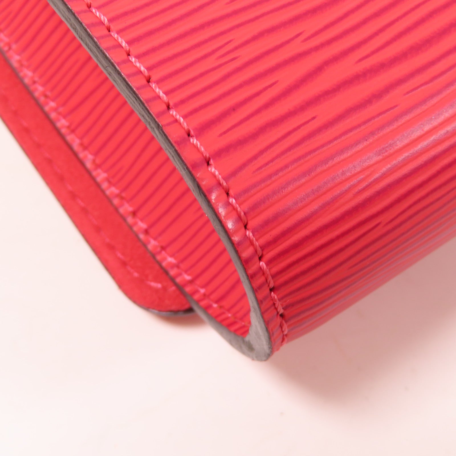 LOUIS VUITTON Epi Louise PM銀扣肩背袋粉紅色