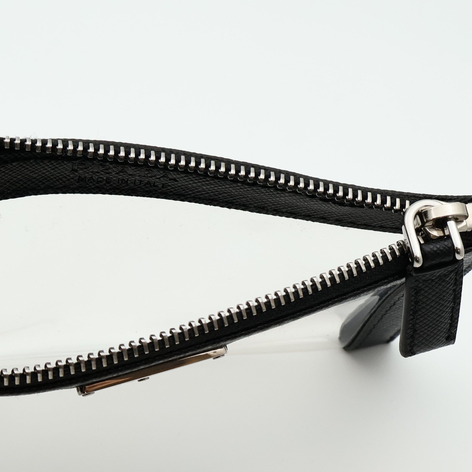 PRADA 皮革Card Case銀扣卡片套