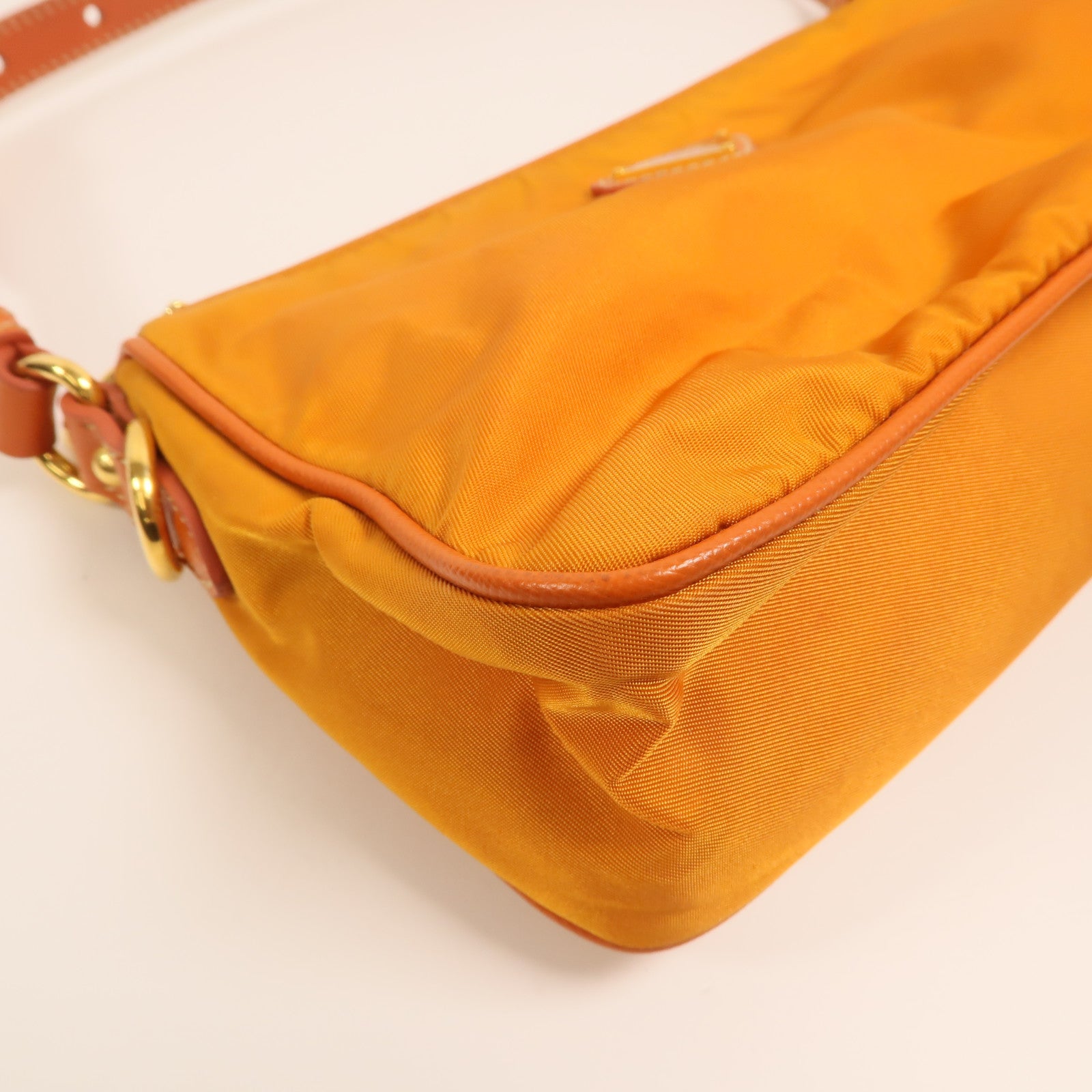 PRADA 尼龍Pouch Shoulder Bag金扣肩背袋