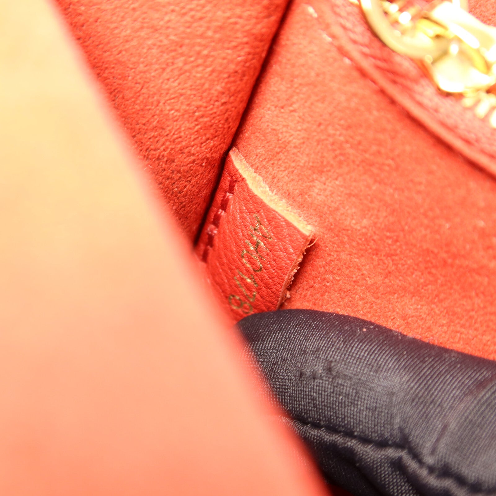 LOUIS VUITTON Monogram Victoire金扣鏈帶肩背袋