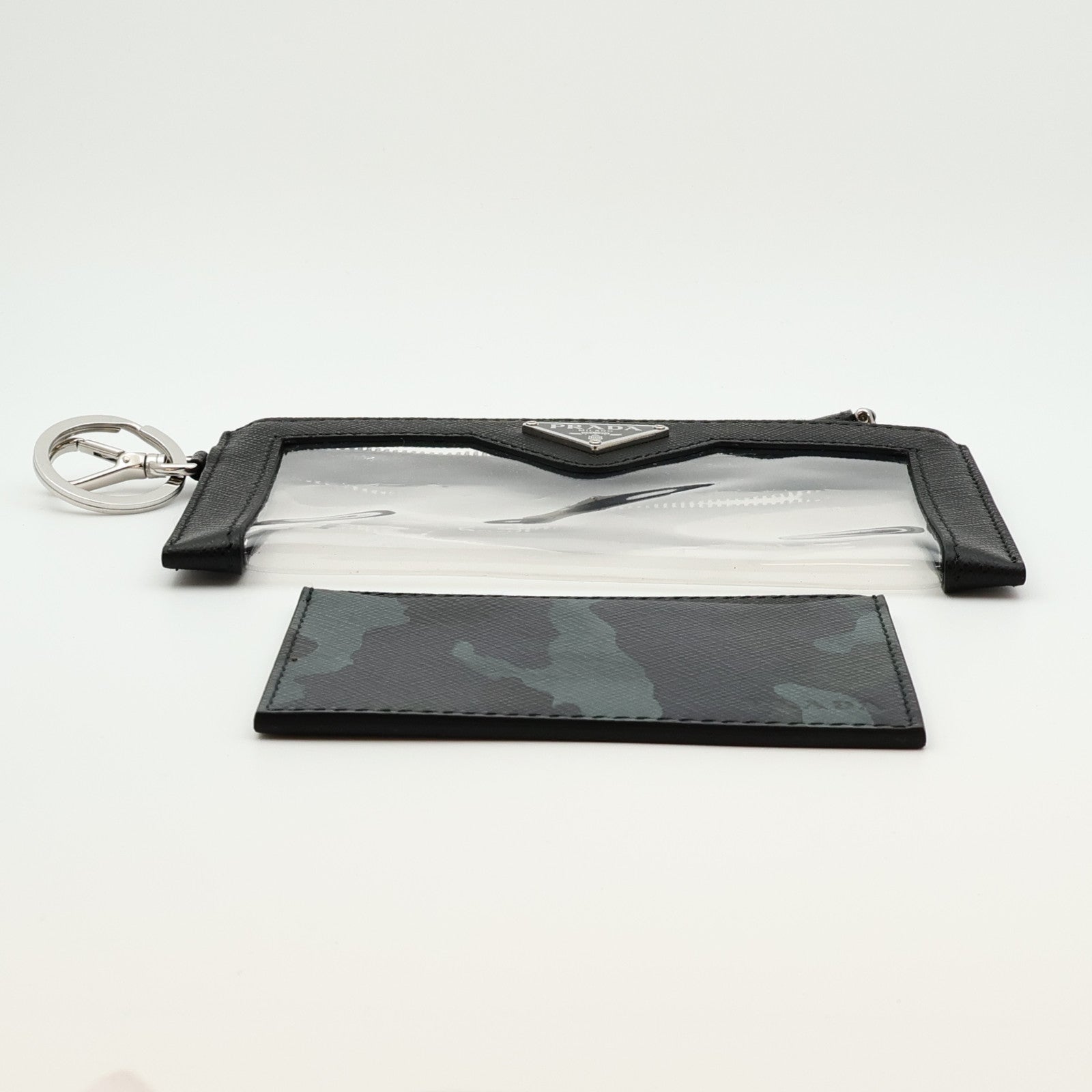 PRADA 皮革Card Case銀扣卡片套