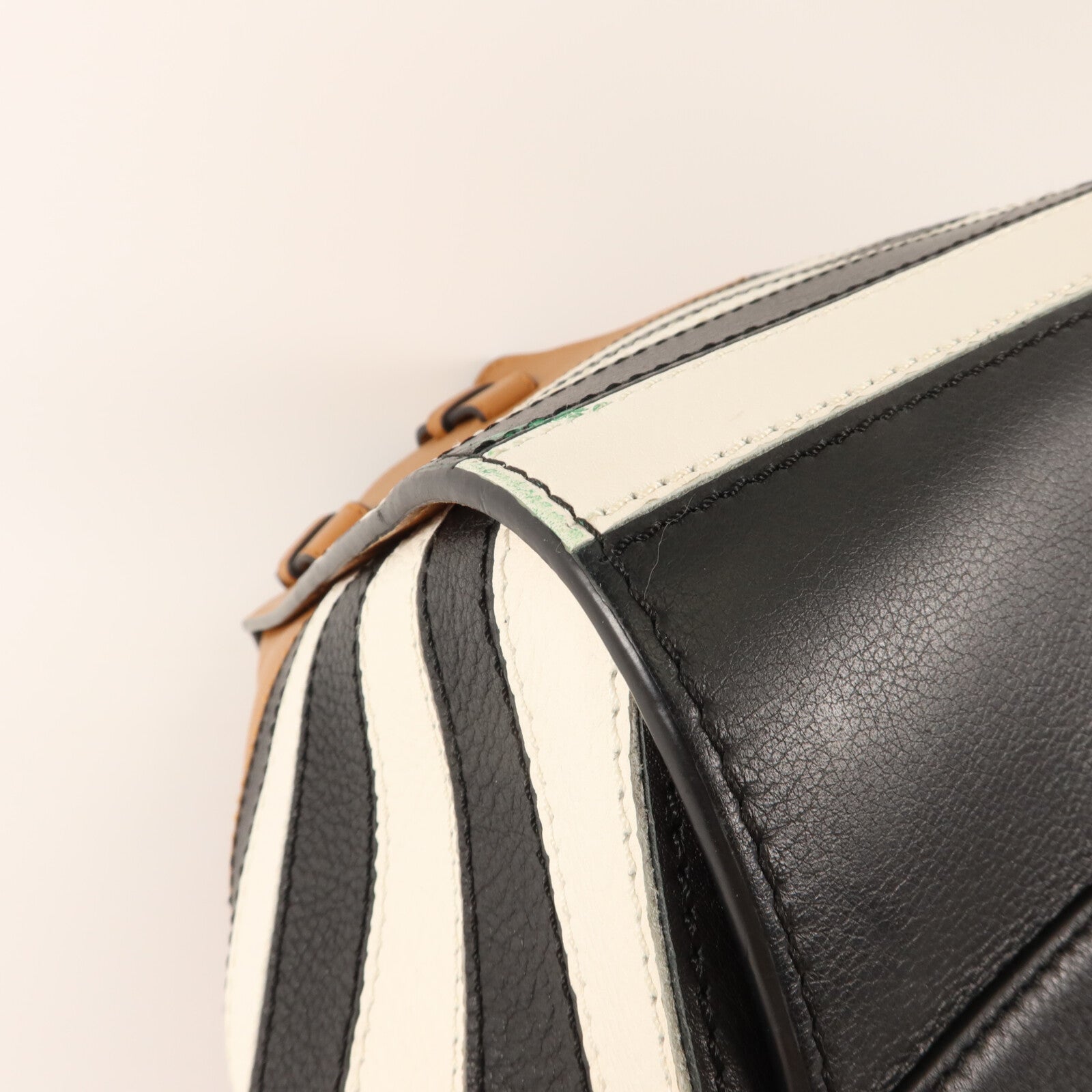 LOEWE 牛皮皮革Hammock Marine手挽肩背兩用袋