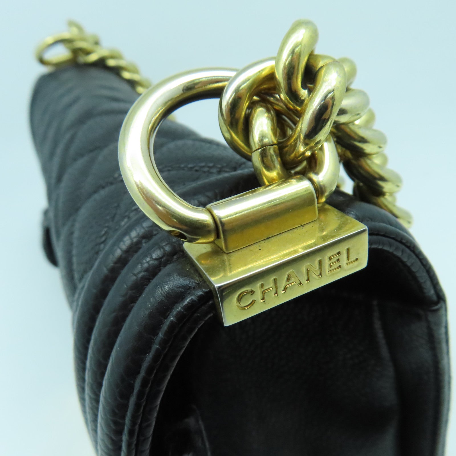 CHANEL 菱格Caviar皮革Boy Chain Shoulder金扣鏈帶肩背袋黑色