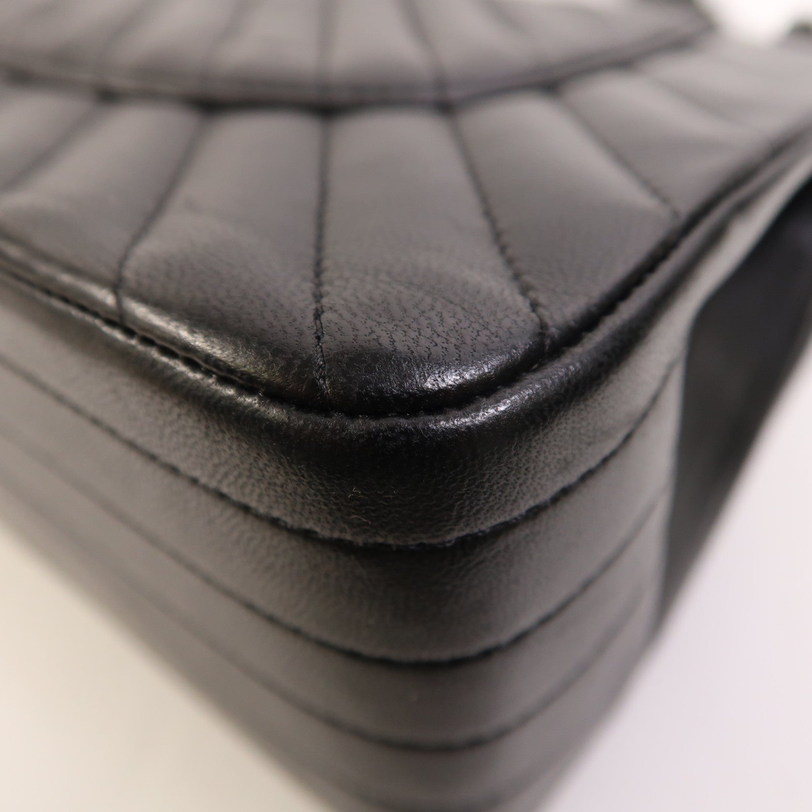 CHANEL 羊皮皮革Classic Jumbo鏈帶肩背袋