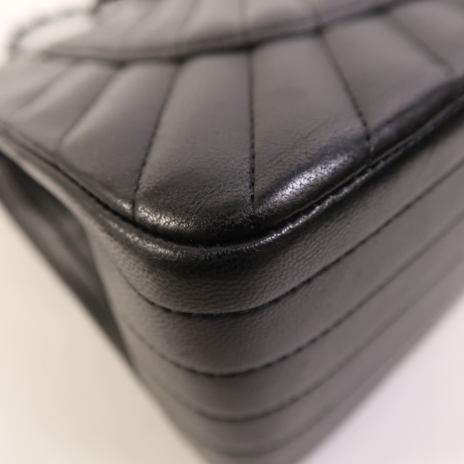 CHANEL 羊皮皮革Classic Jumbo鏈帶肩背袋