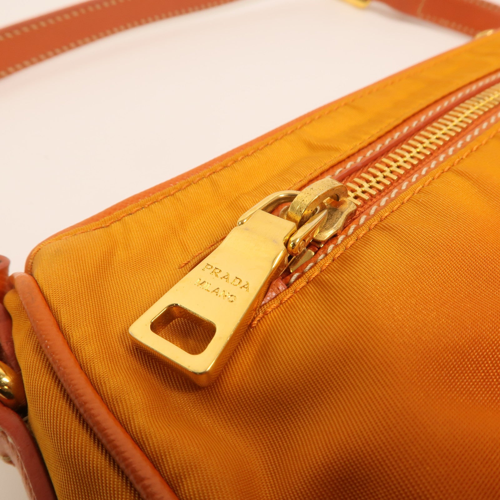 PRADA 尼龍Pouch Shoulder Bag金扣肩背袋