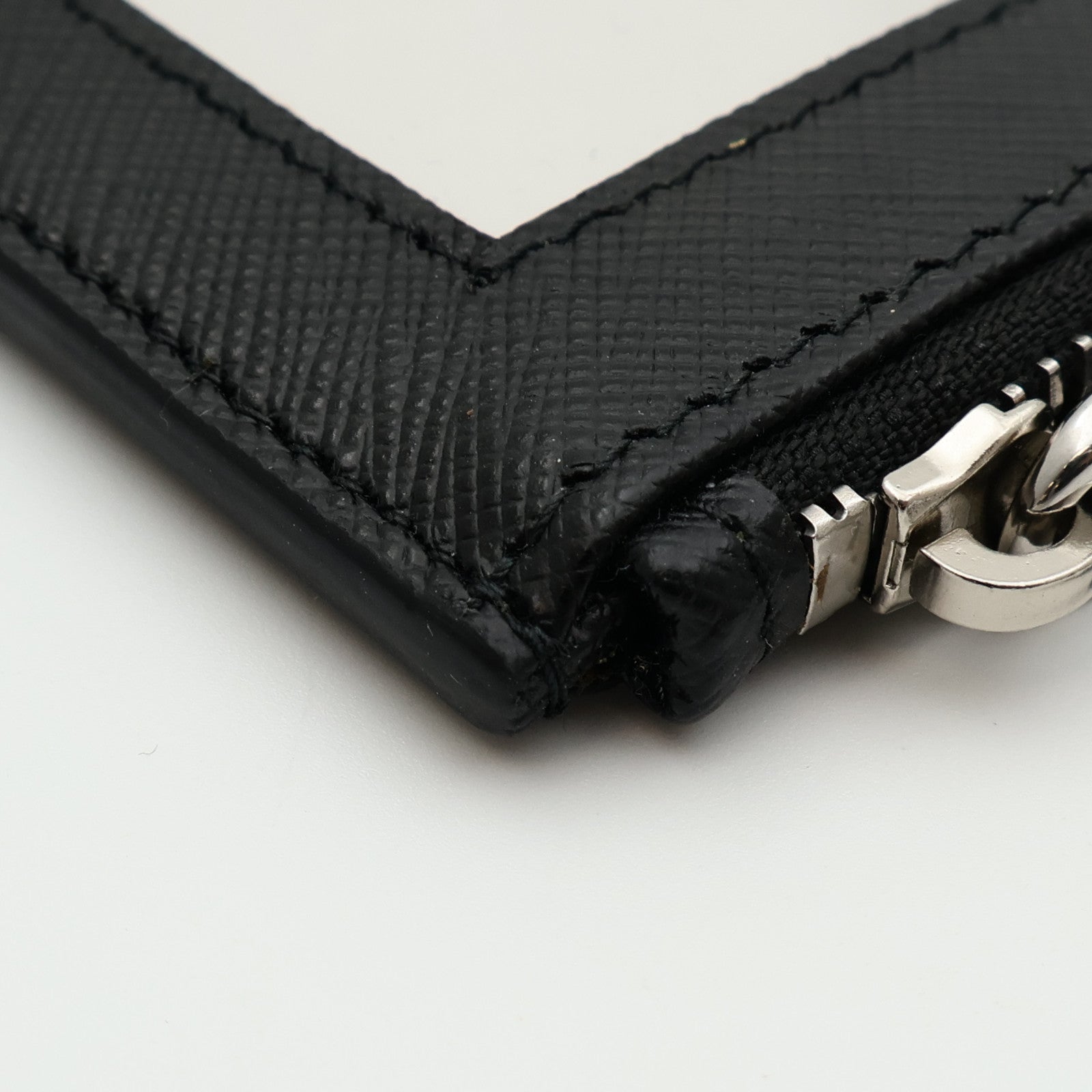 PRADA 皮革Card Case銀扣卡片套