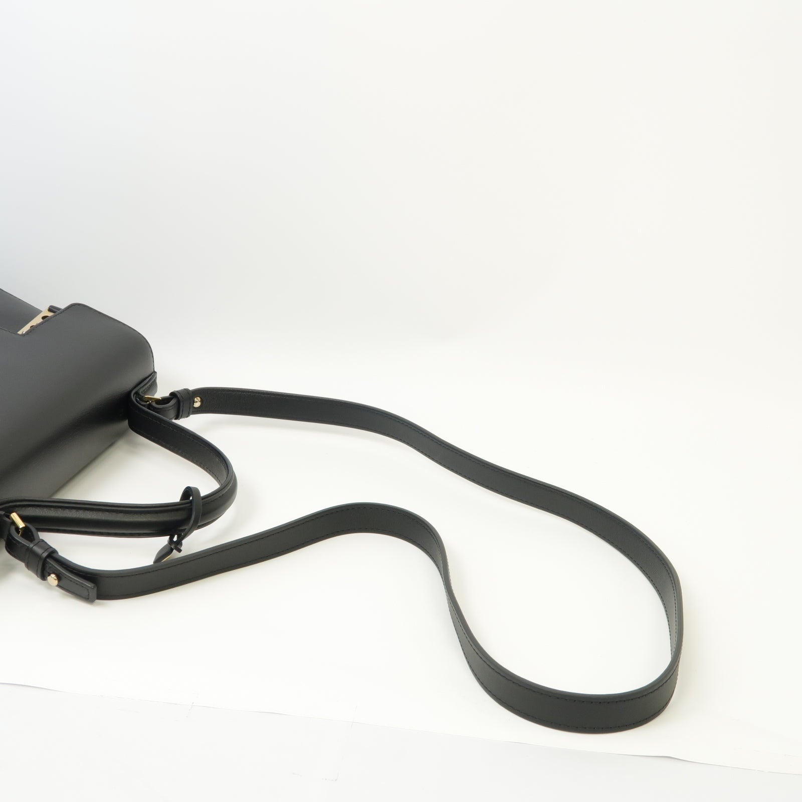 SELECTION 牛皮皮革Delvaux Tempete MM金扣手挽肩背兩用袋黑色