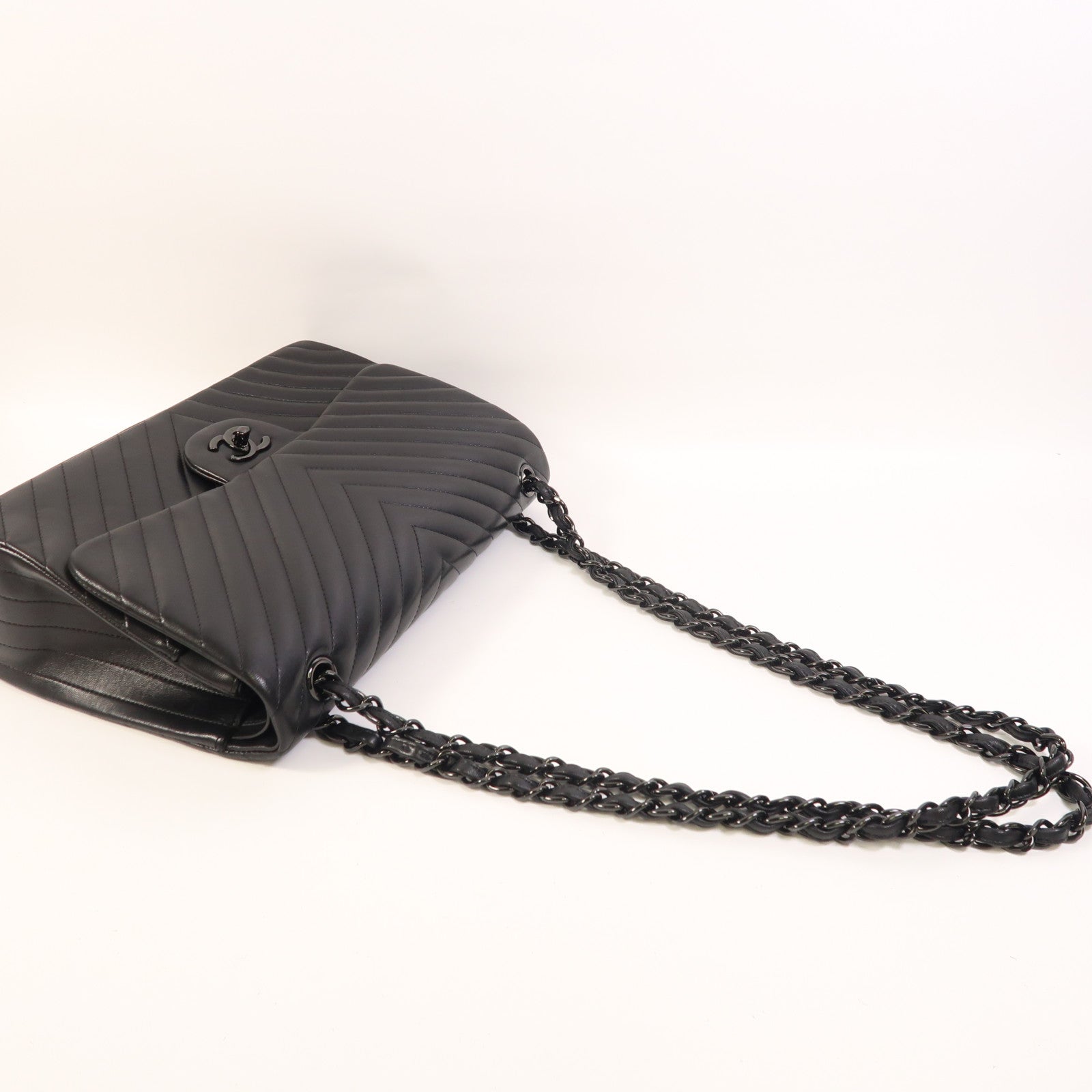 CHANEL 羊皮皮革Classic Jumbo鏈帶肩背袋