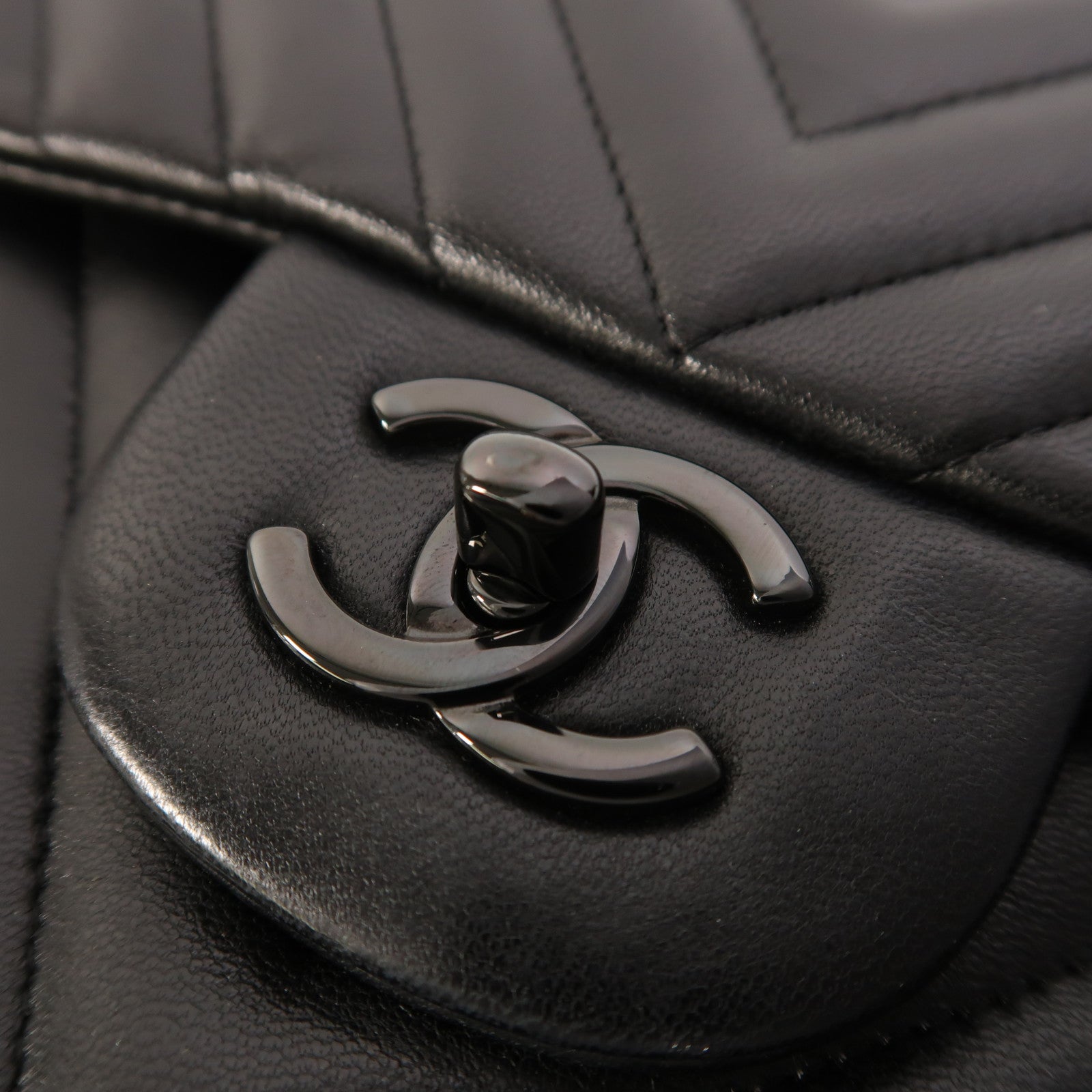 CHANEL 羊皮皮革Classic Jumbo鏈帶肩背袋