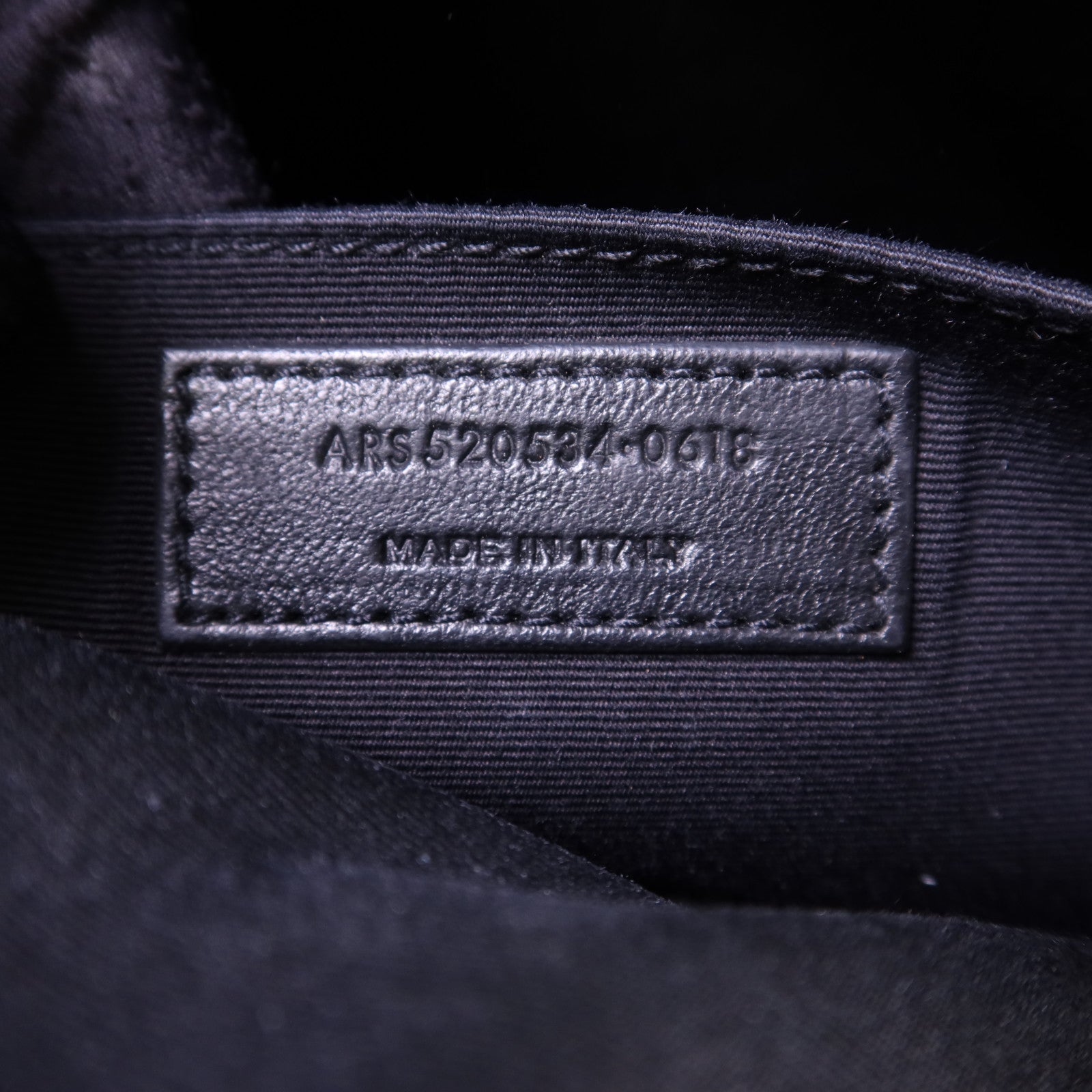 YVES SAINT LAURENT 牛皮皮革Lou Camera Bag金扣肩背袋