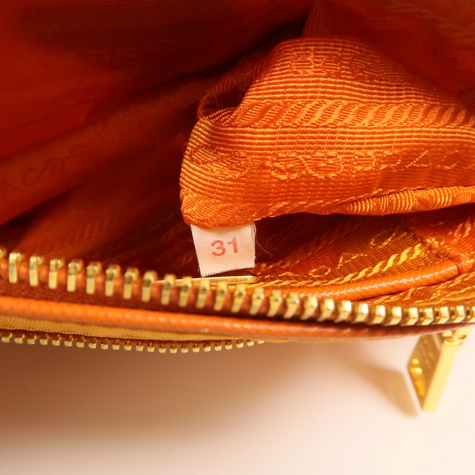 PRADA 尼龍Pouch Shoulder Bag金扣肩背袋