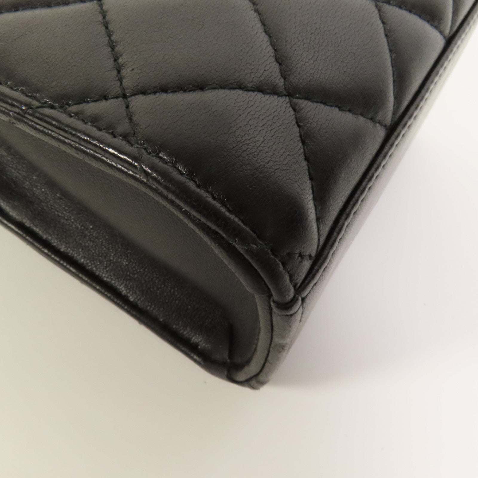 CHANEL 羊皮皮革Classic Quilted Trendy CC Phone鏈帶肩背袋