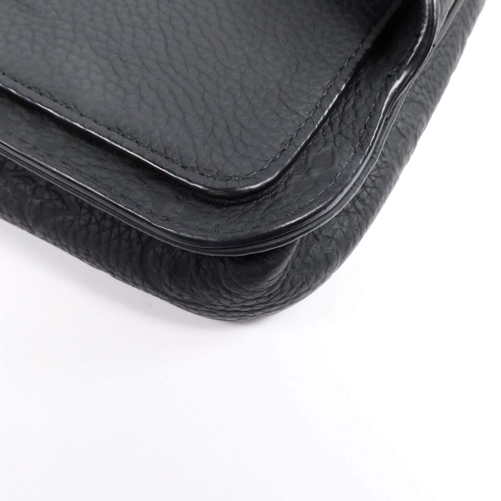 LOUIS VUITTON Taurillon Monogram S Lock Sling肩背袋