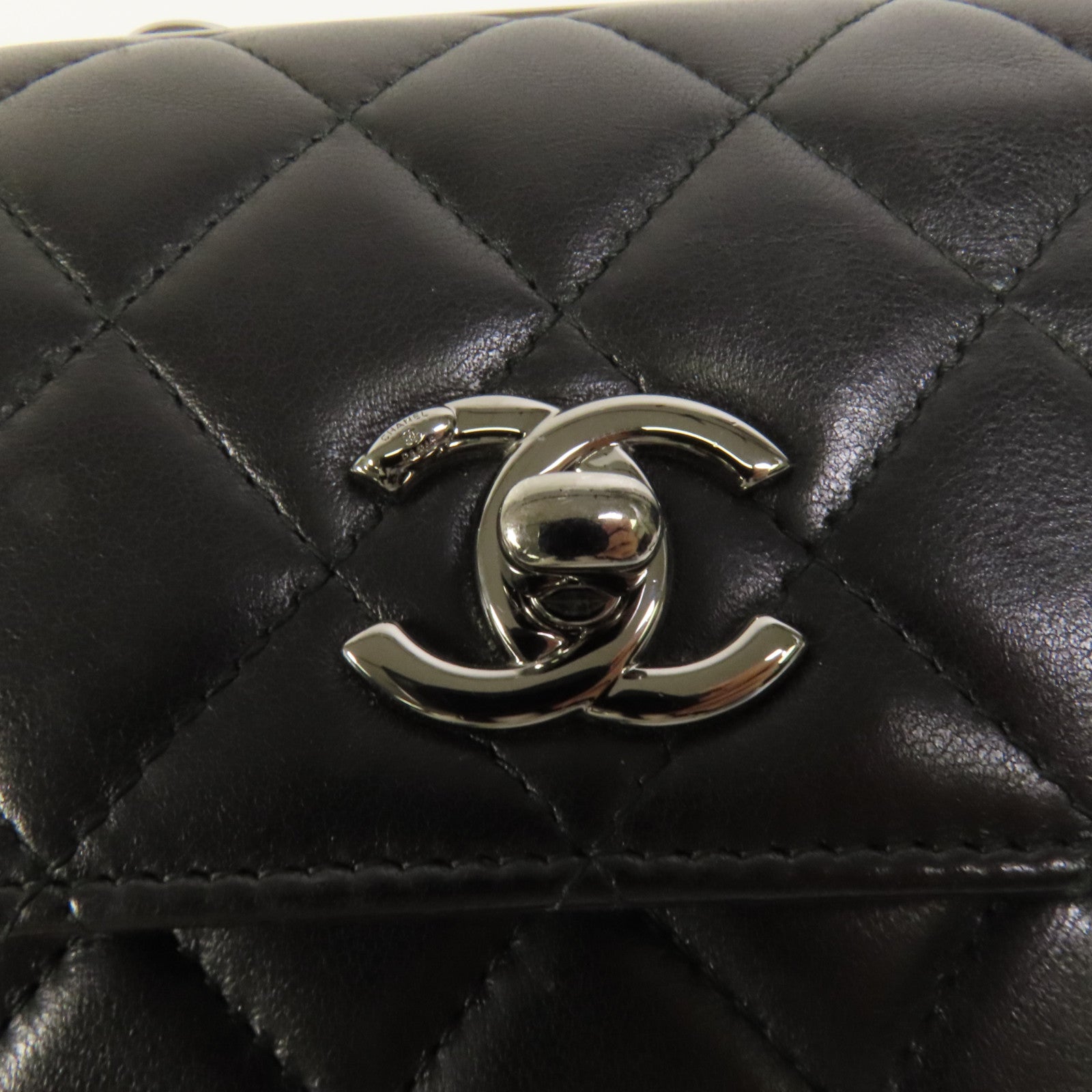 CHANEL 羊皮皮革Classic Quilted Trendy CC Phone鏈帶肩背袋