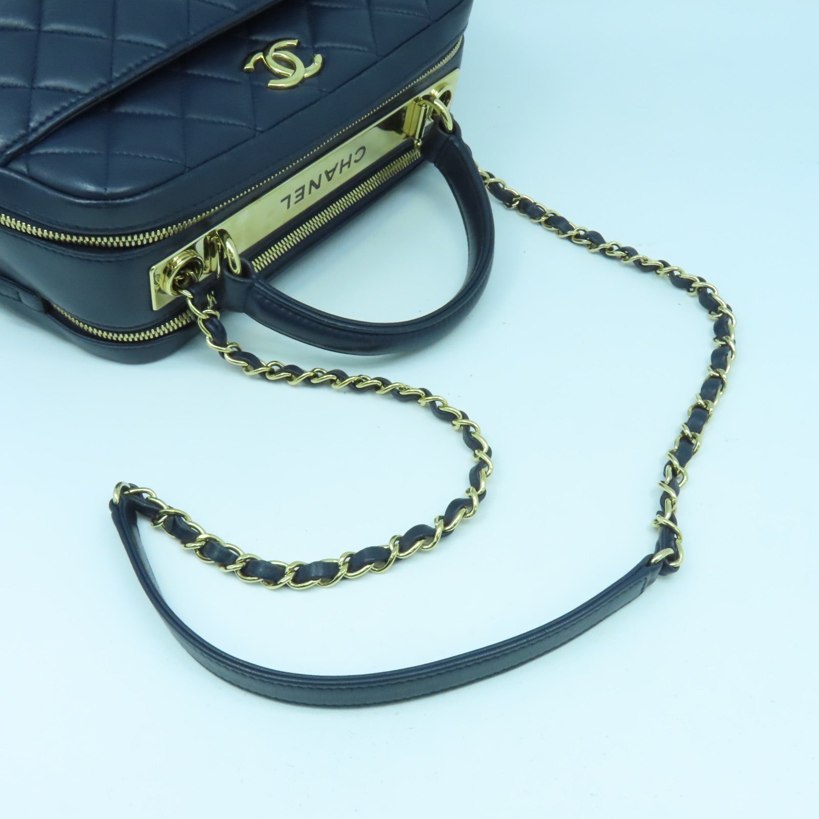 CHANEL 【激減優惠】菱格羊皮皮革Trendy Bowling Bag金扣手挽肩背兩用袋深藍色