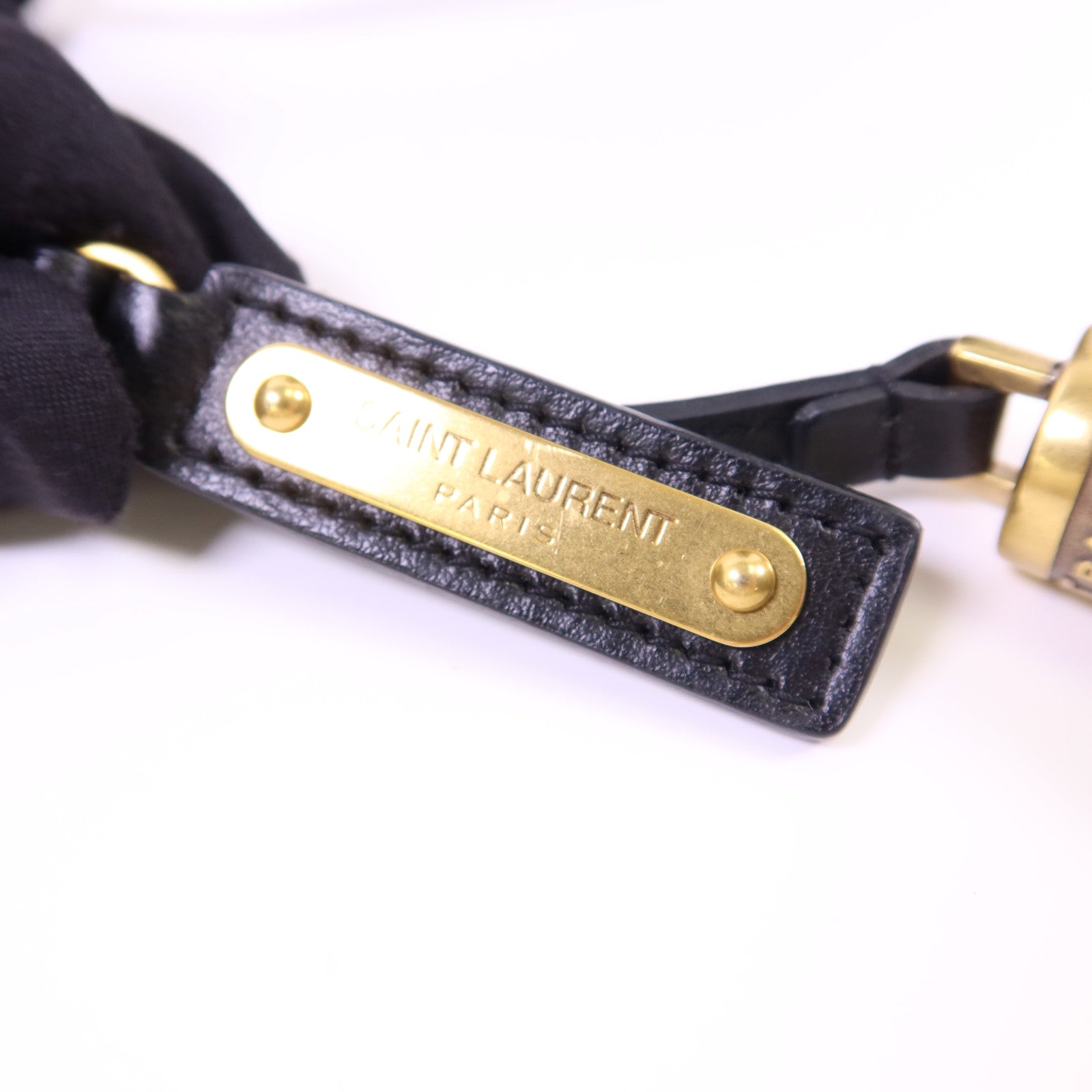 YVES SAINT LAURENT 牛皮皮革Lou Camera Bag金扣肩背袋