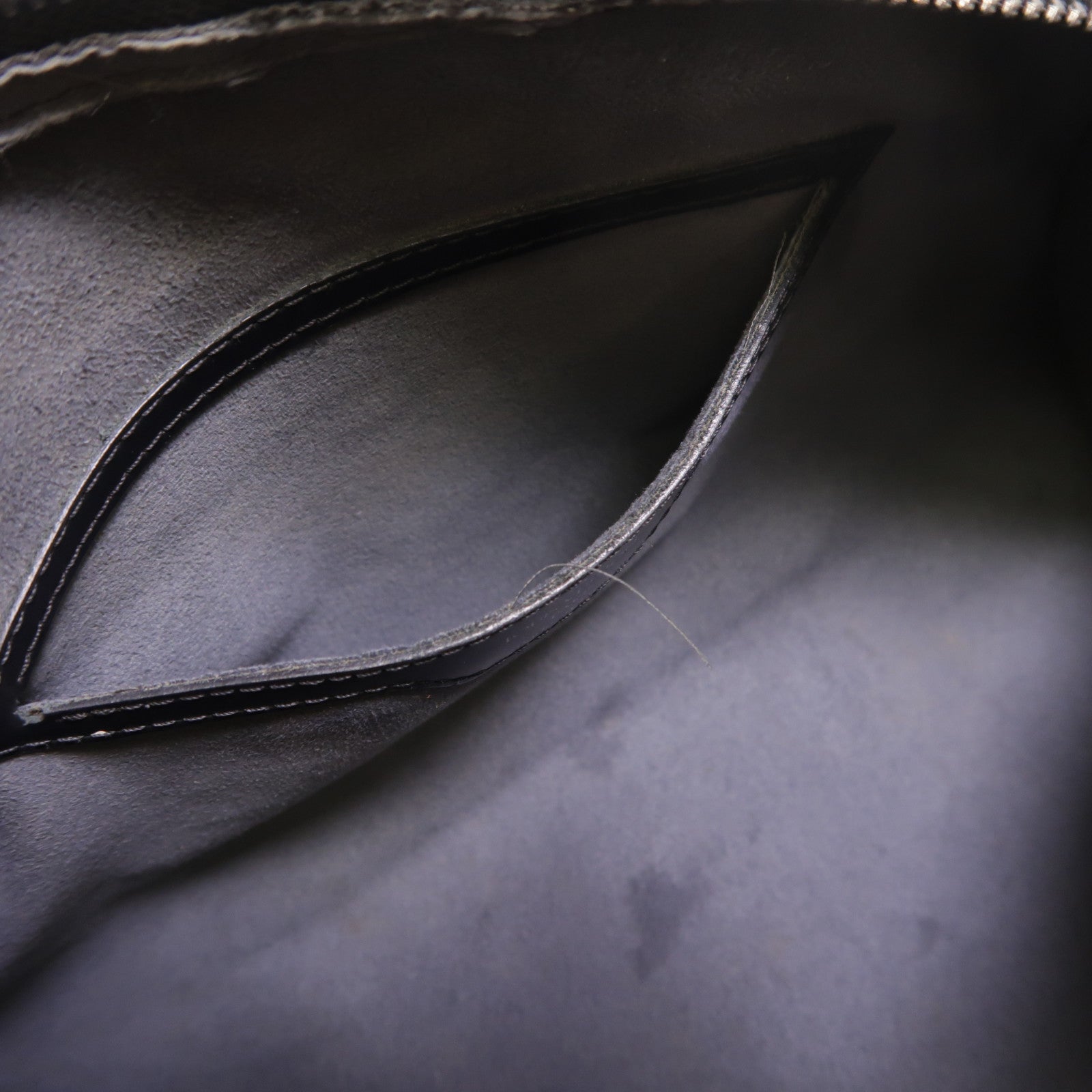 LOUIS VUITTON Epi Soufflot銀扣肩背袋