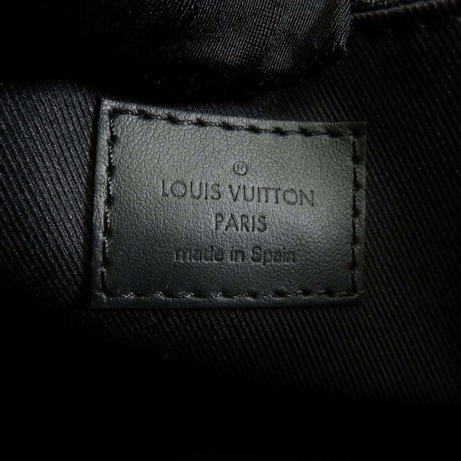 LOUIS VUITTON Taurillon Monogram S Lock Sling肩背袋