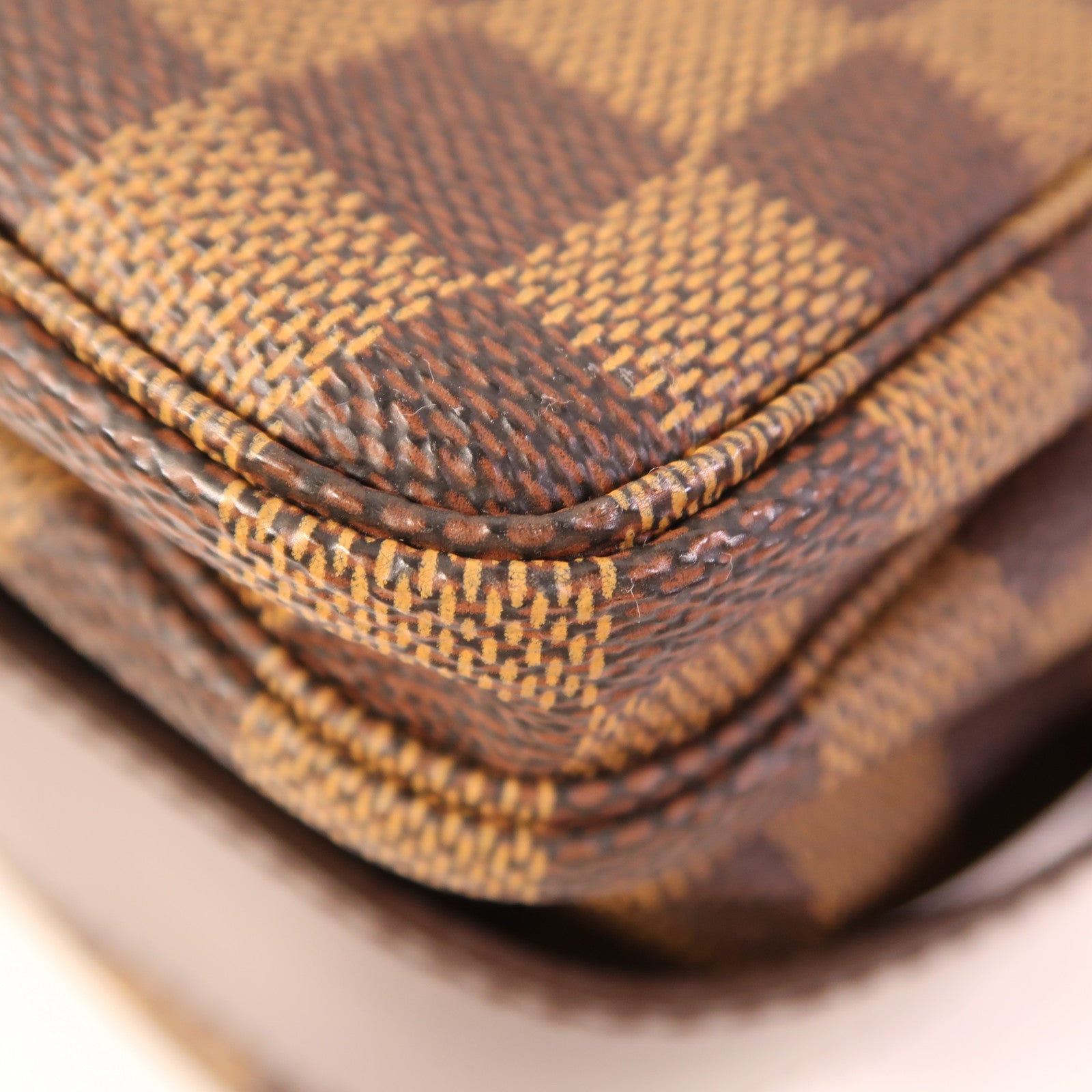 LOUIS VUITTON Damier Naviglio金扣肩背袋