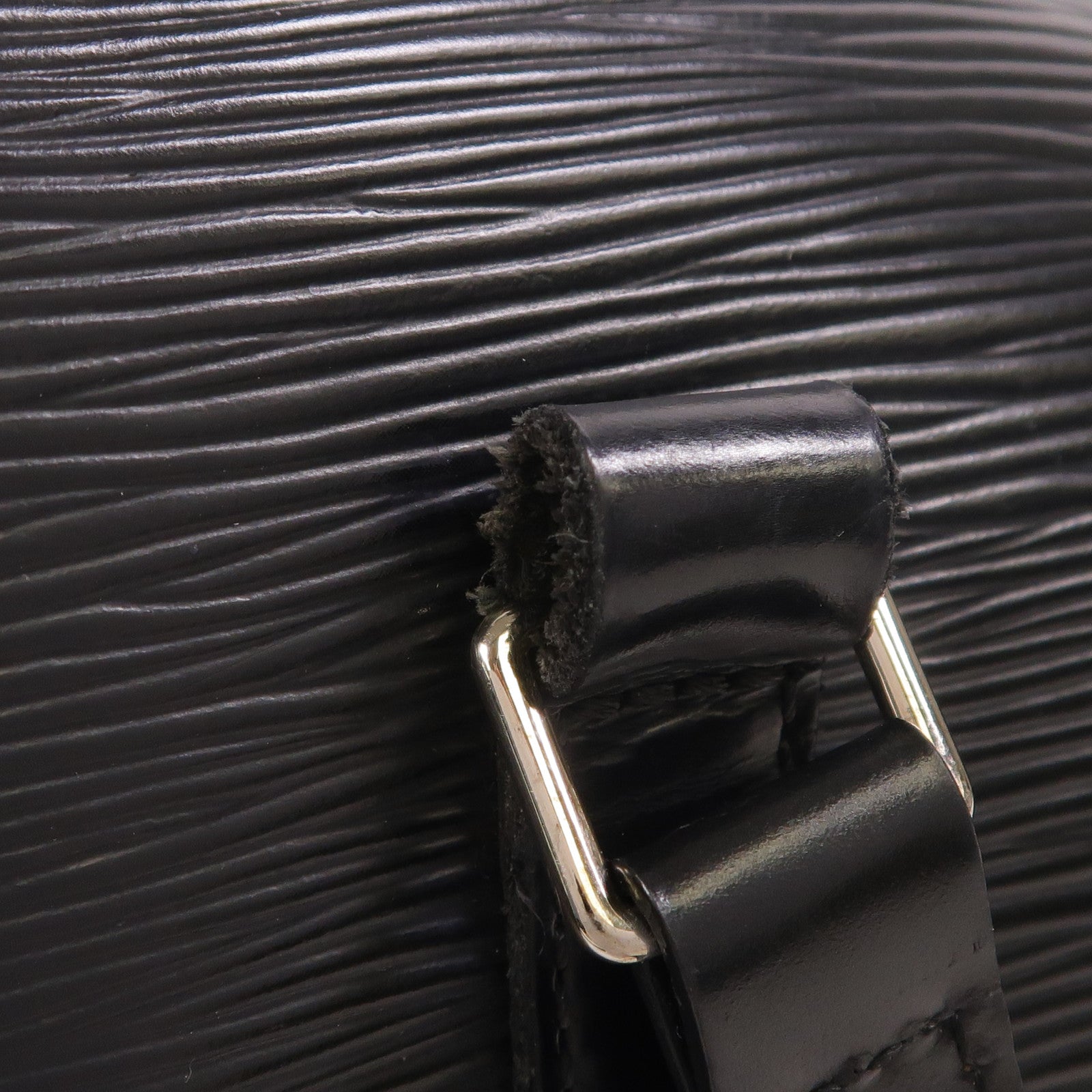 LOUIS VUITTON Epi Soufflot銀扣肩背袋