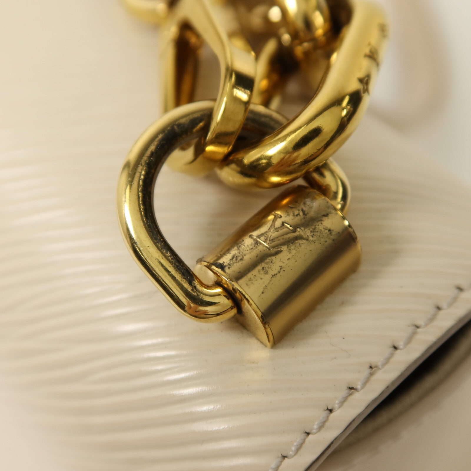 LOUIS VUITTON Epi Twist PM鏈帶手挽肩背兩用袋