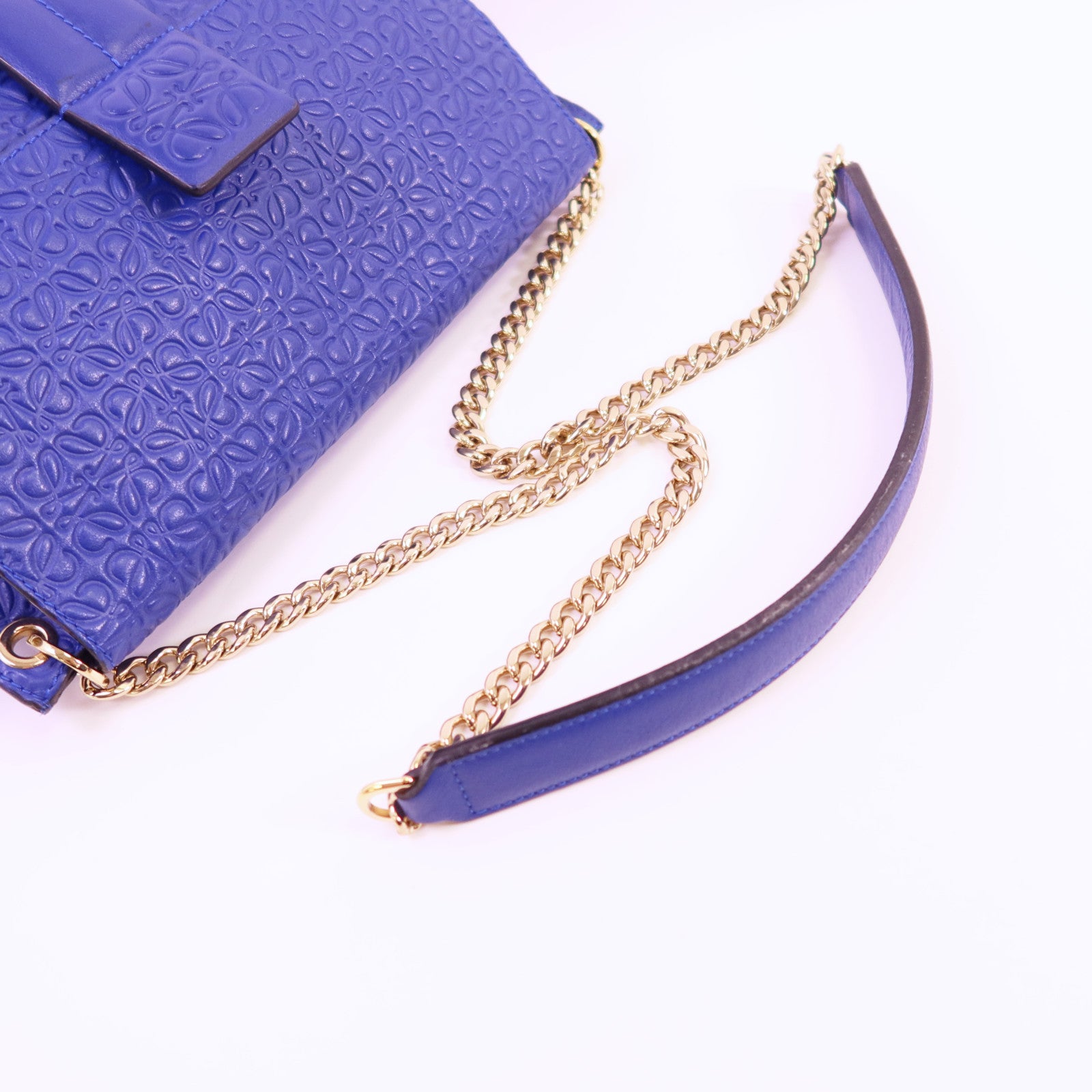LOEWE 牛皮皮革Chain Shoulder金扣鏈帶肩背袋