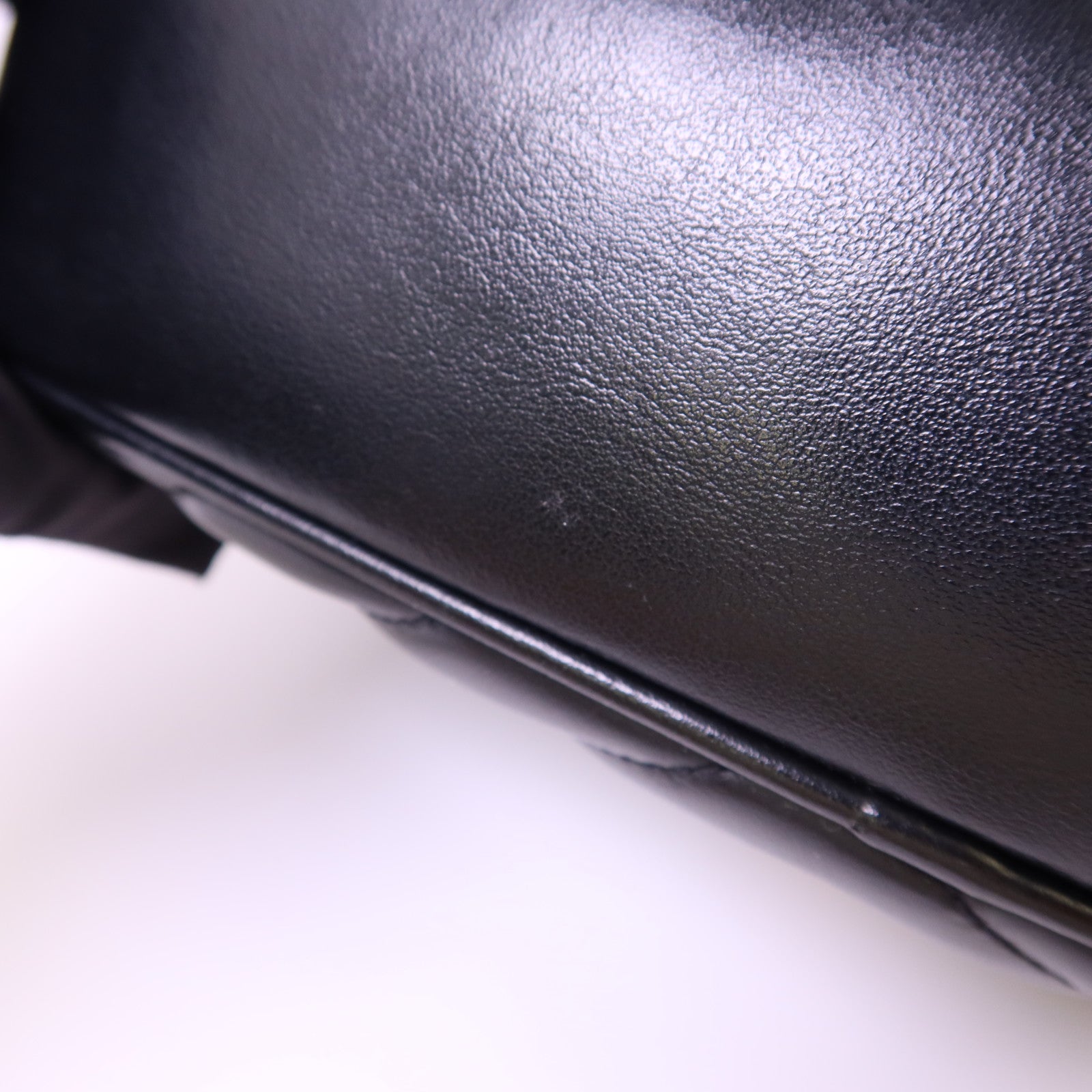YVES SAINT LAURENT 牛皮皮革Lou Camera Bag金扣肩背袋