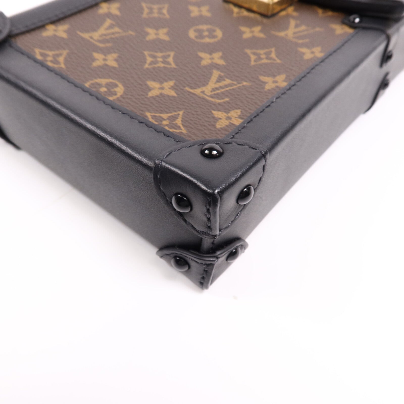 LOUIS VUITTON Monogram Pochette Trunk Vertical金扣鏈帶肩背袋