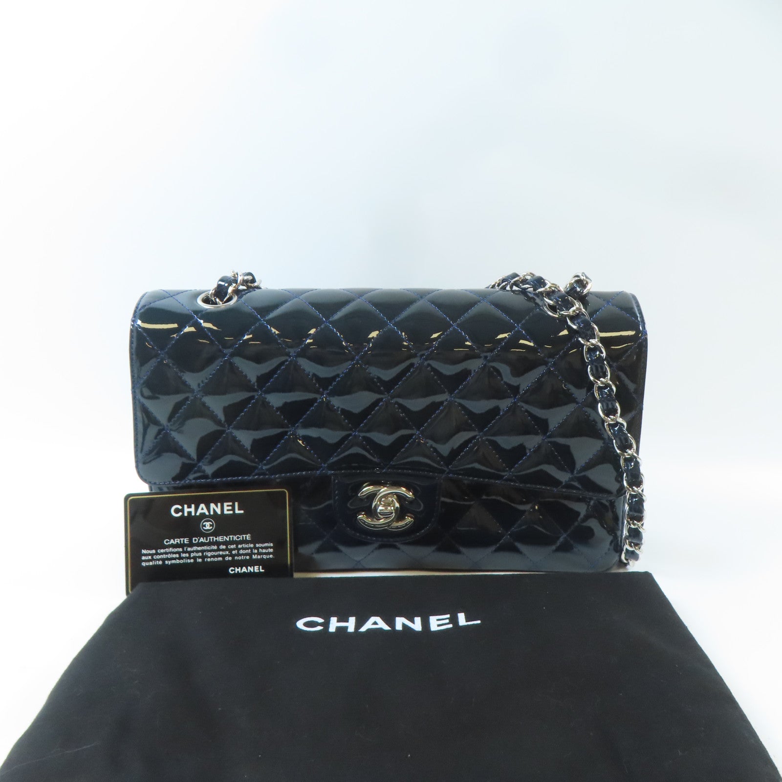 CHANEL 【激減優惠】菱格漆皮皮革Classic Flap 25cm銀扣鏈帶肩背袋深藍色